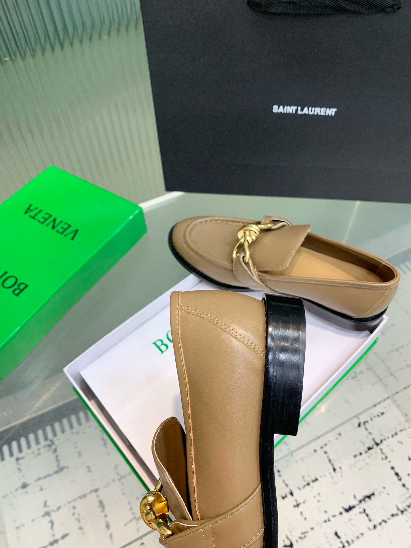 BOTT LOAFERS