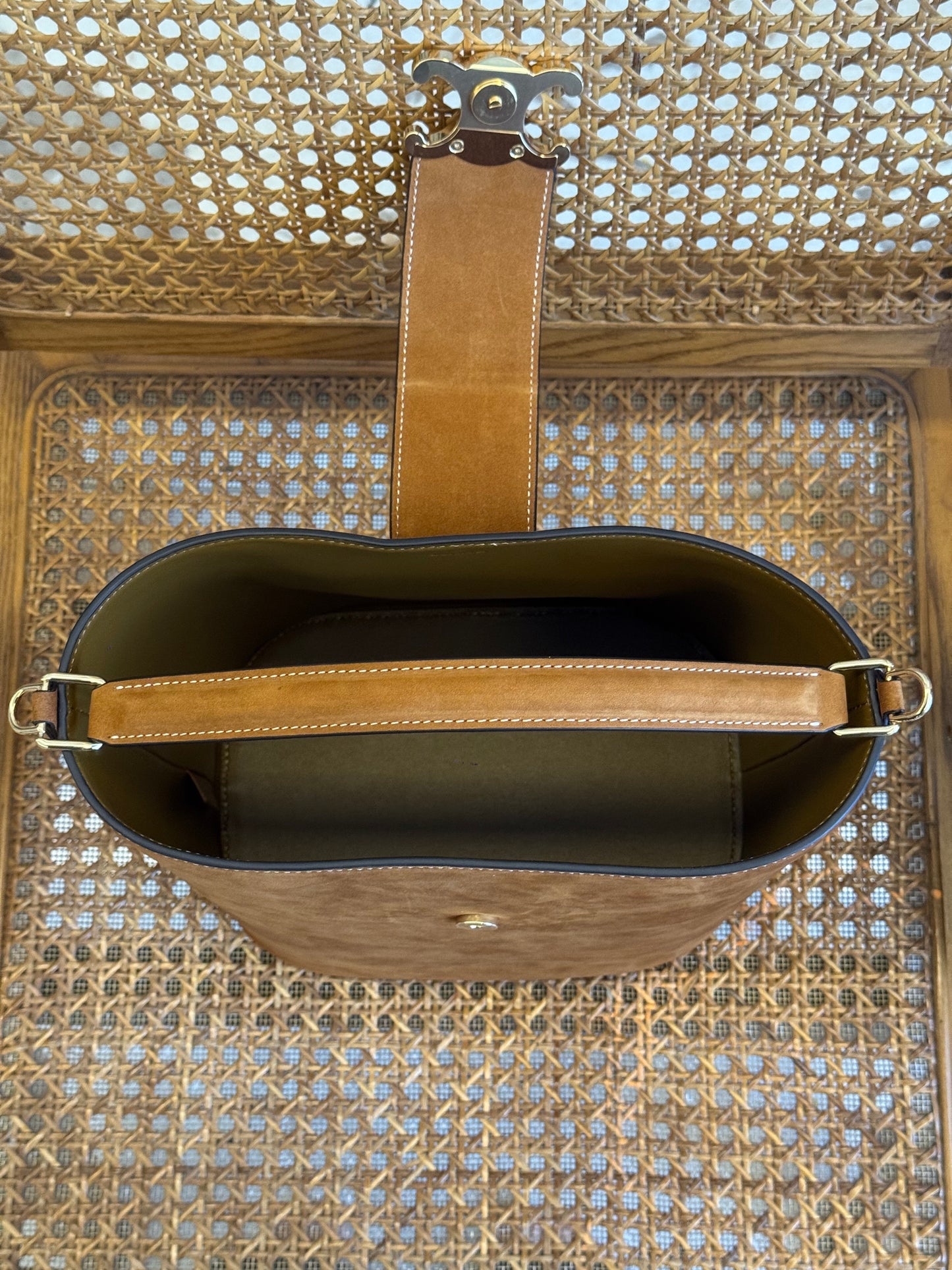 CEL MEDIUM BUCKET LOUISE BAG