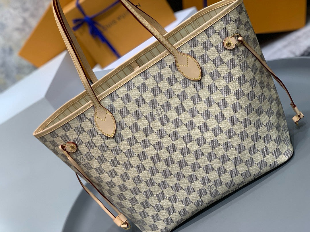 LOU NEVERFULL MM