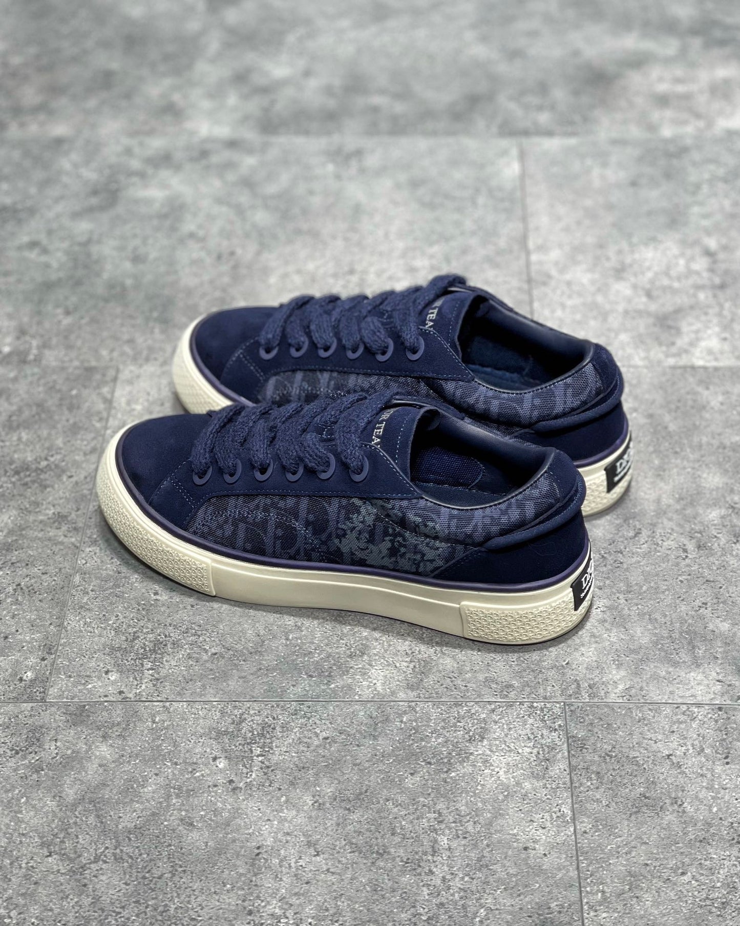 CD B33 SNEAKER
