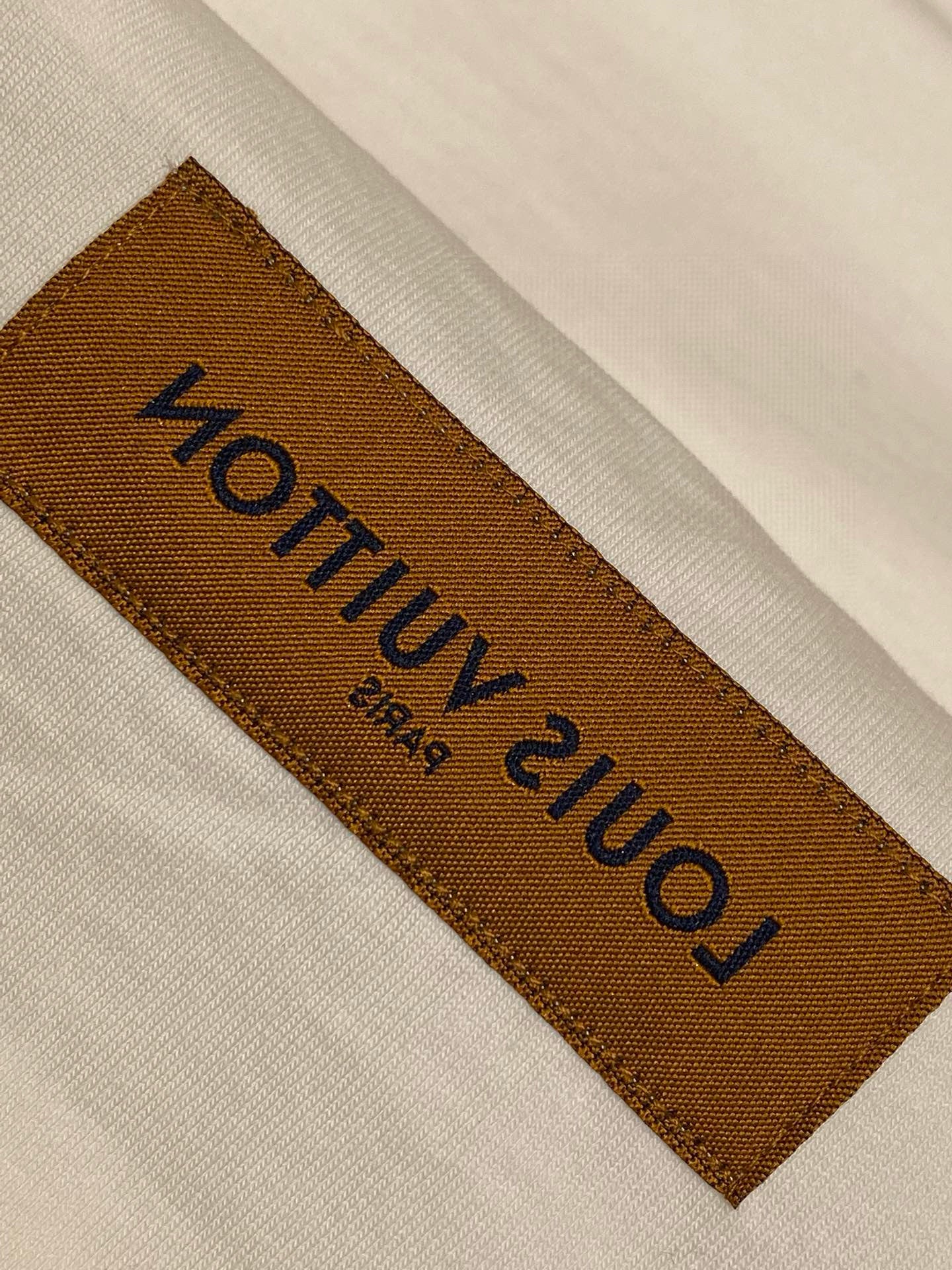 LOU T-SHIRT