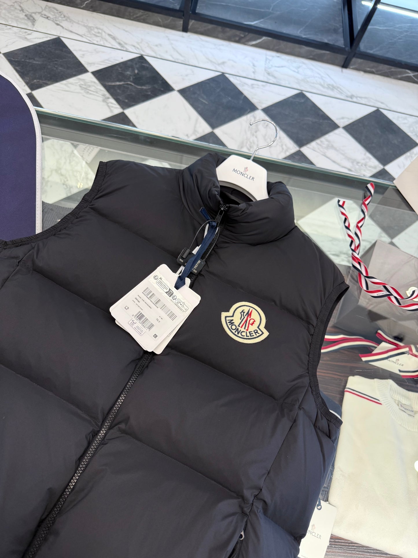 MONC ALMAZ VEST
