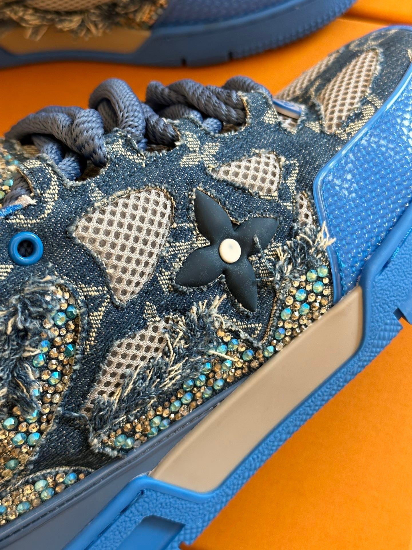 LOU TRAINERS