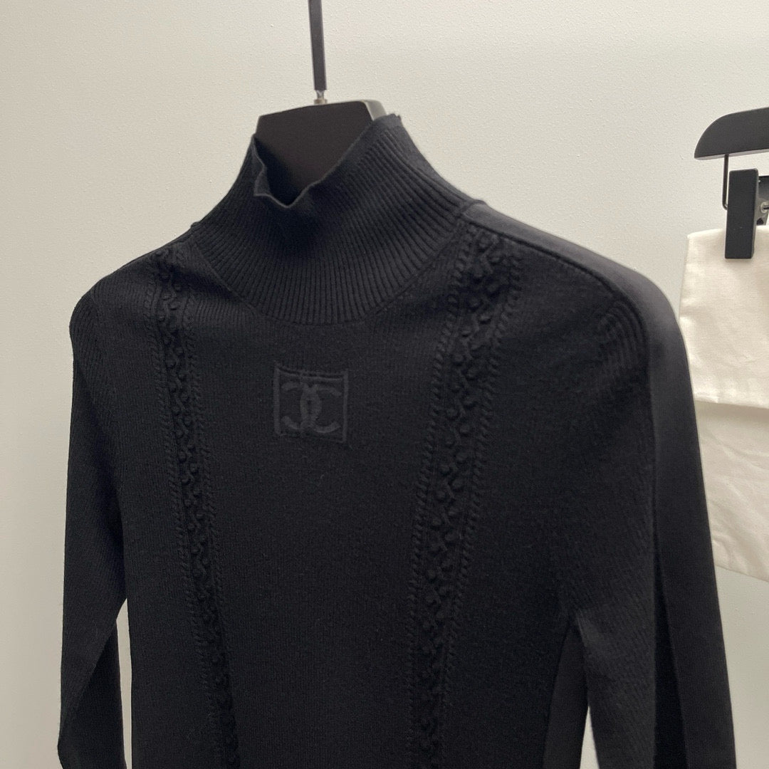 CC TURTLENECK