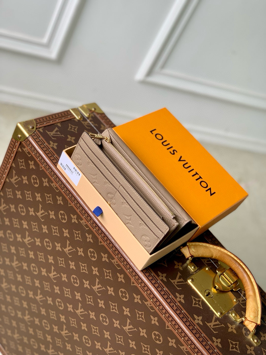LOU SARAH WALLET