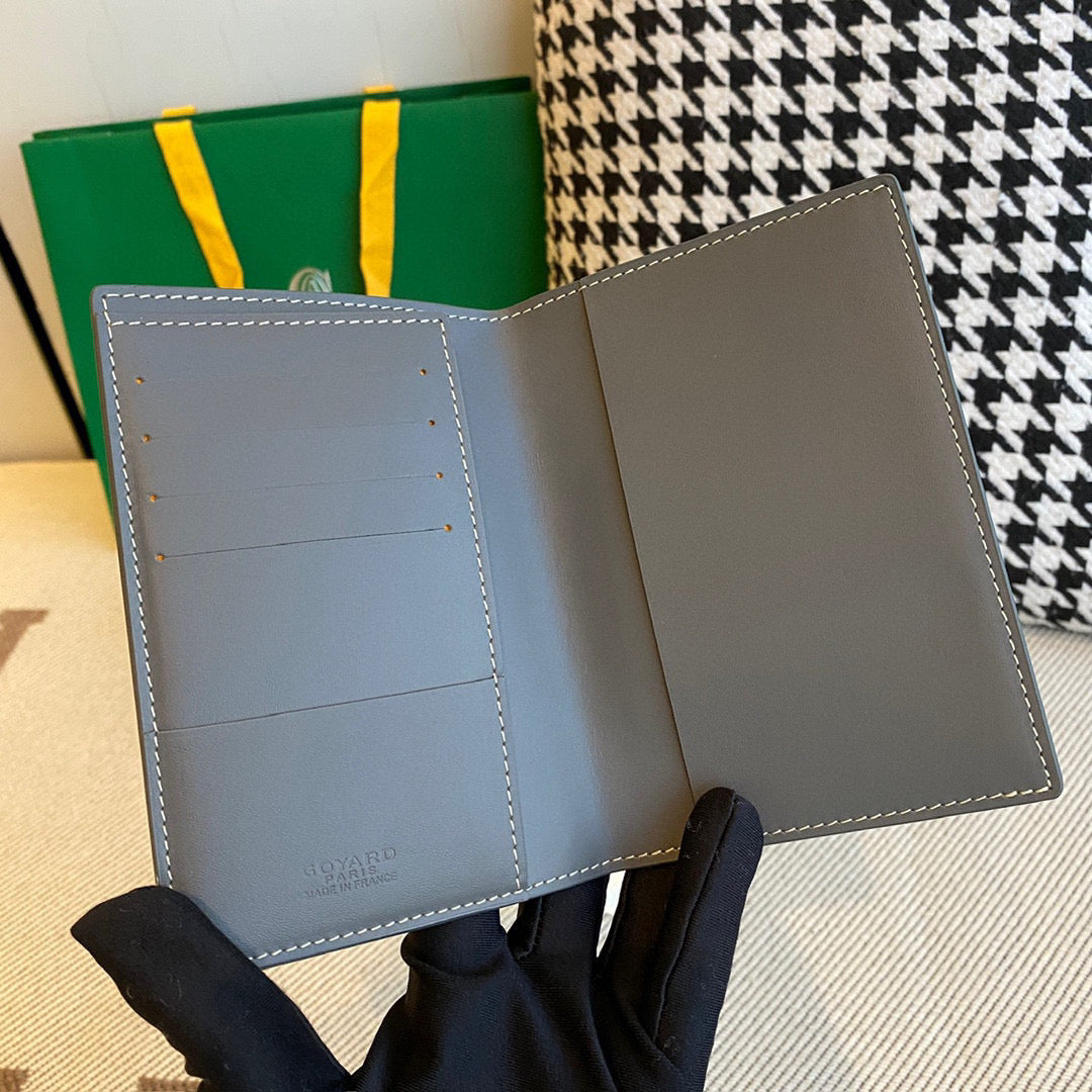 GOYA GRENELLE PASSPORT COVER