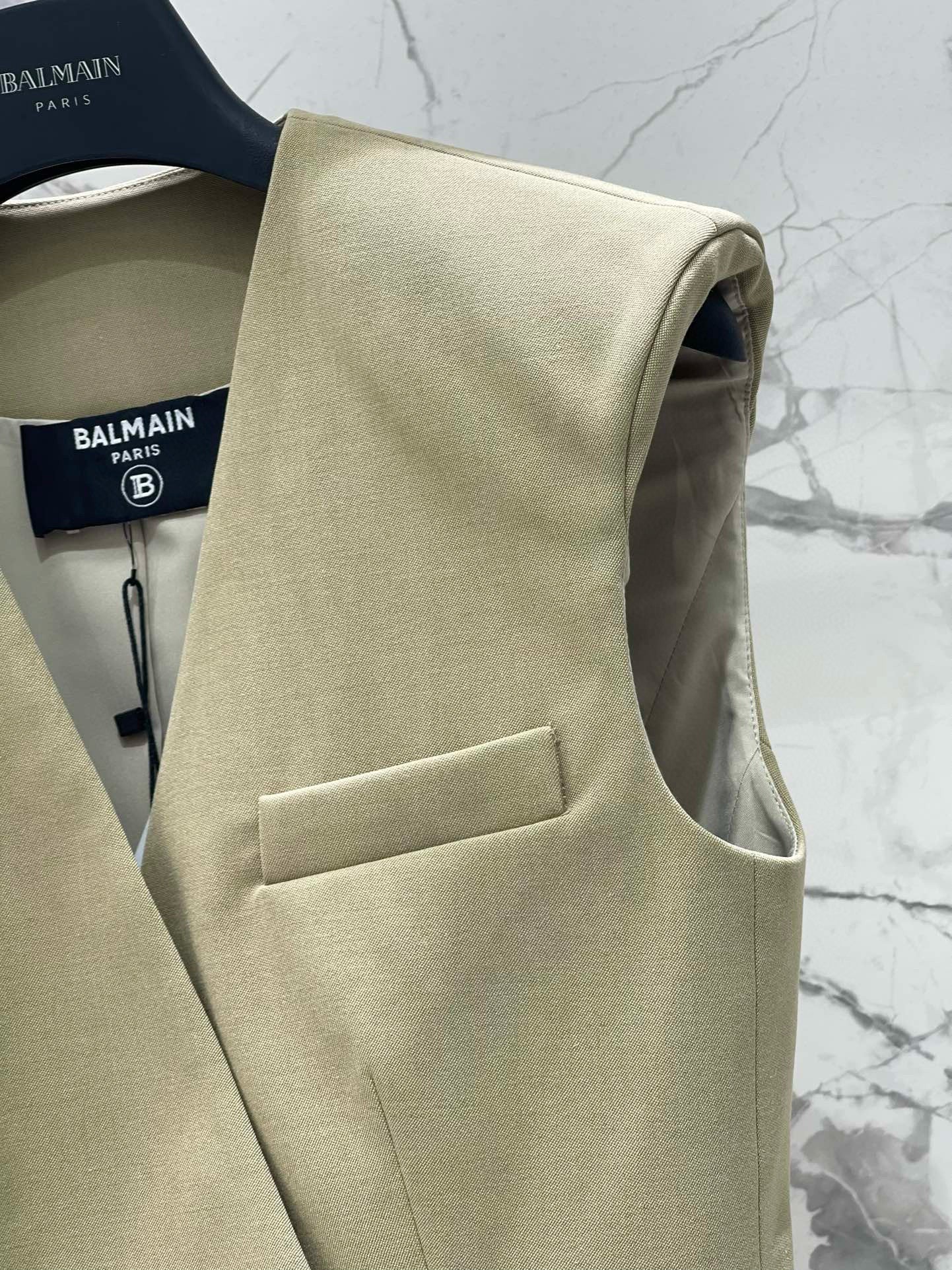 BALM VEST