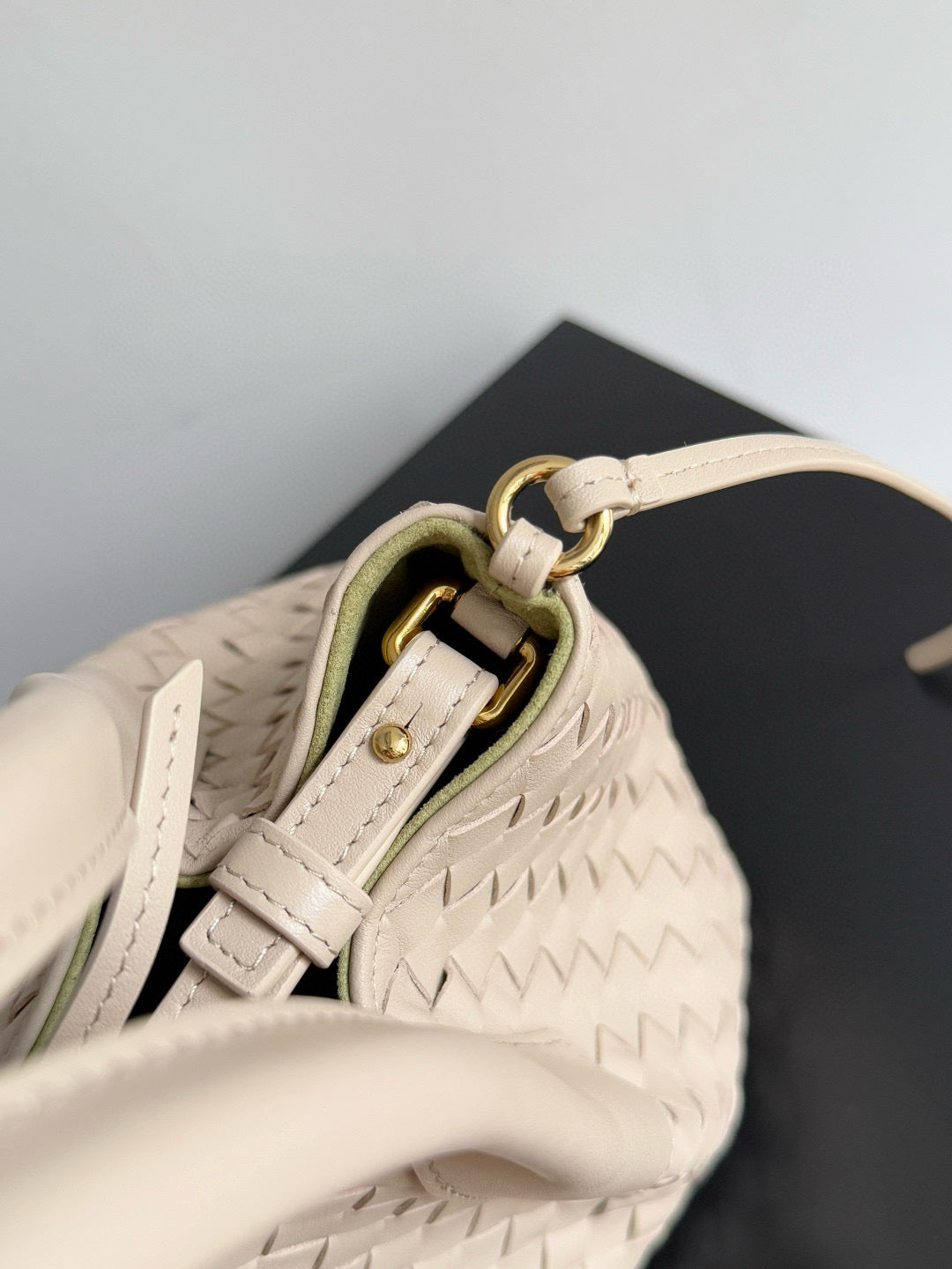 BOTT V SMALL PINACOTECA BAG