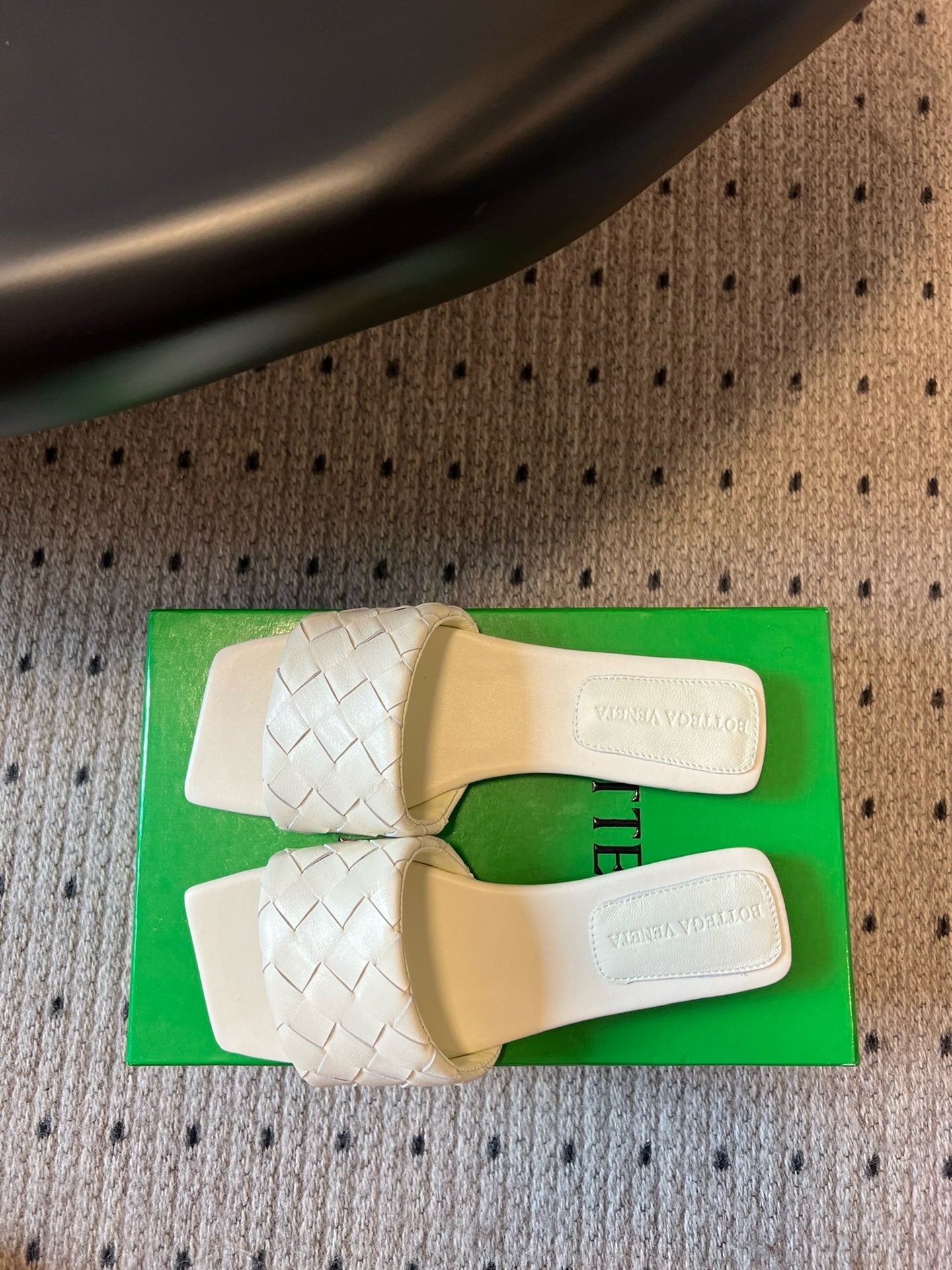 BOTT V SANDALS