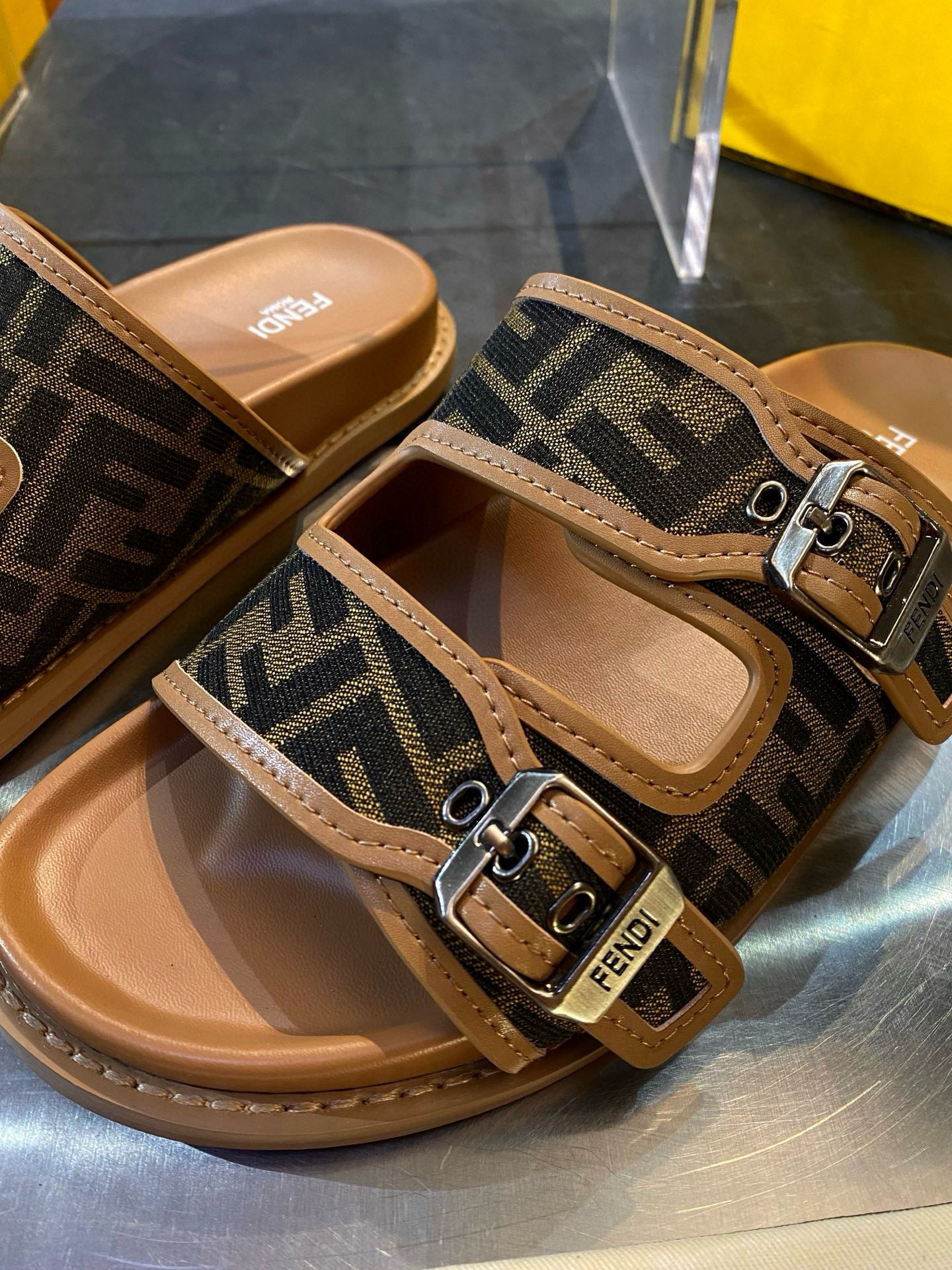 FEN SANDALS