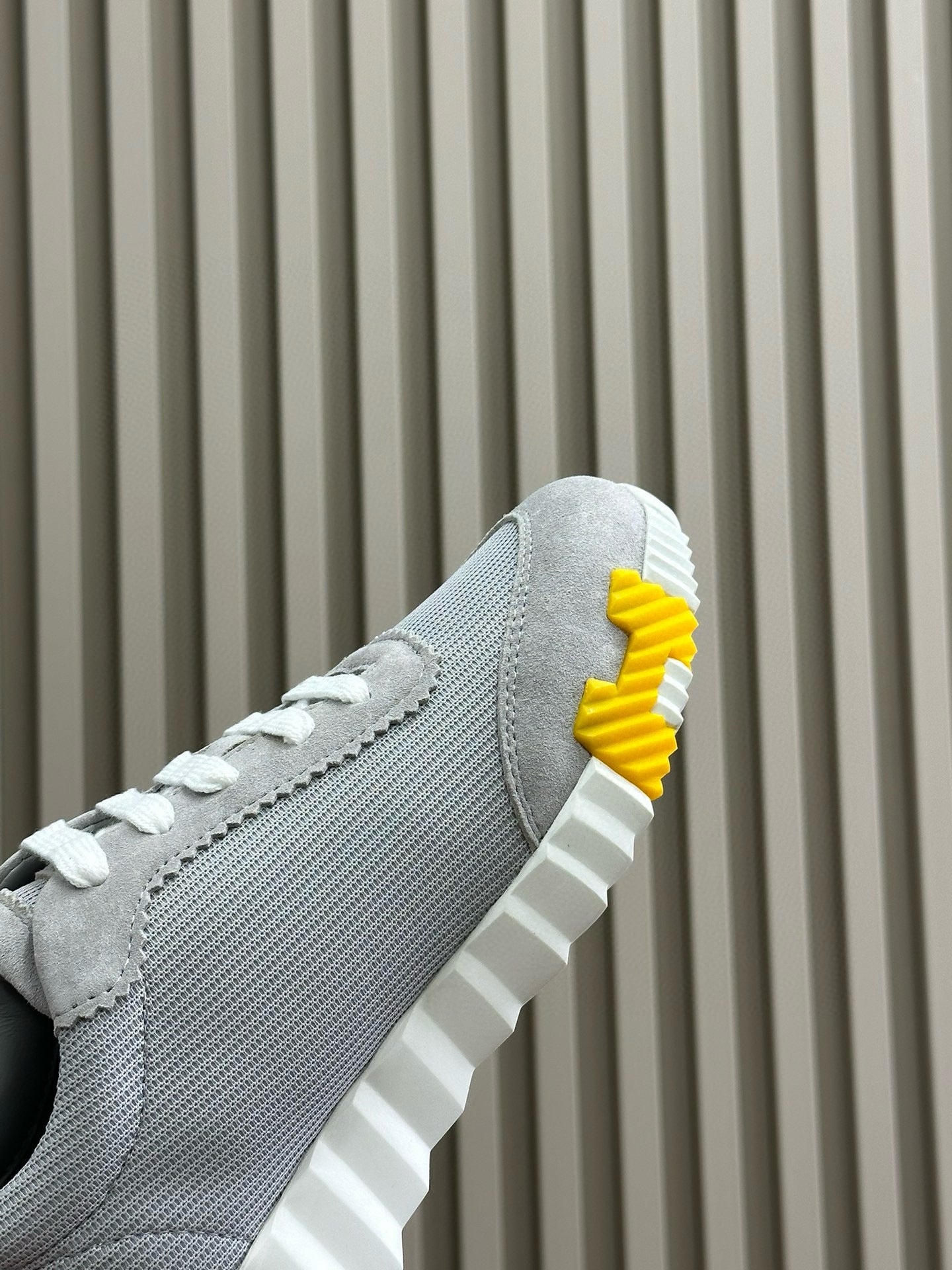 HERM BOUNCING SNEAKER