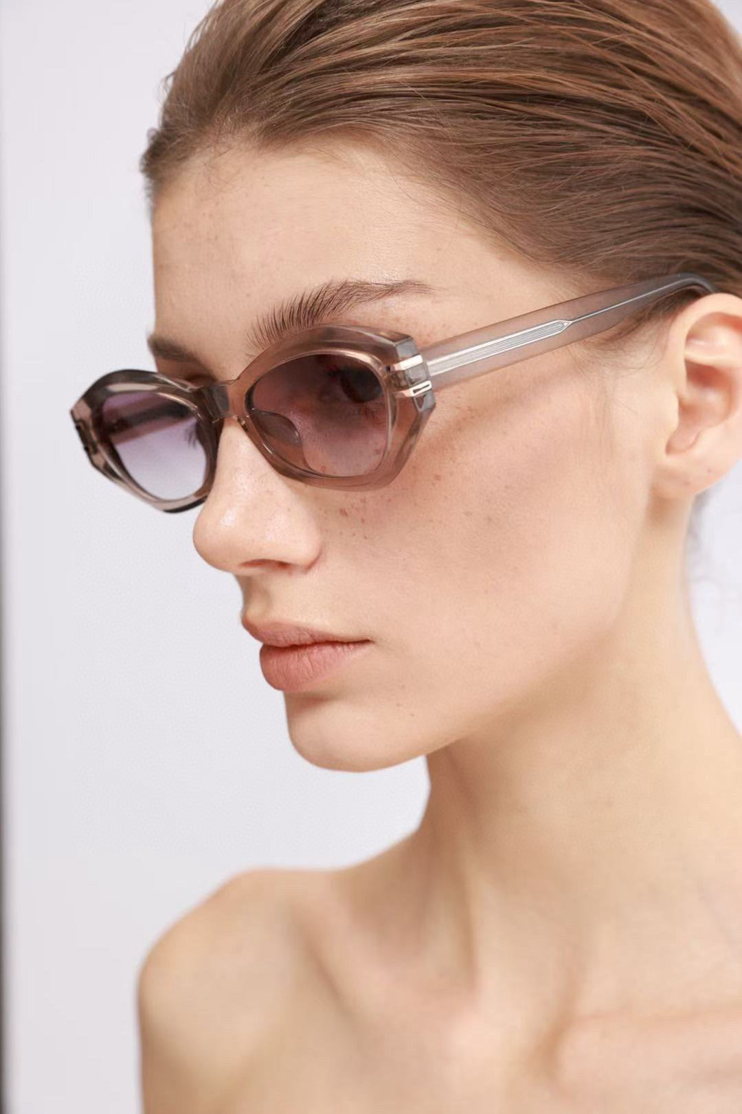 MIU M SUNGLASSES