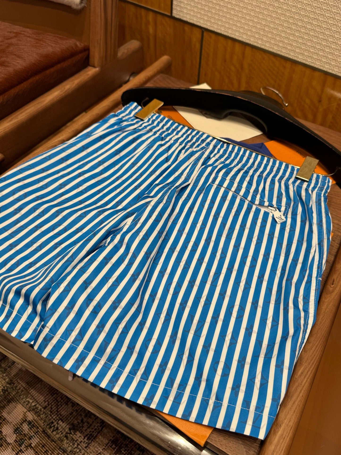 LOU SHORTS