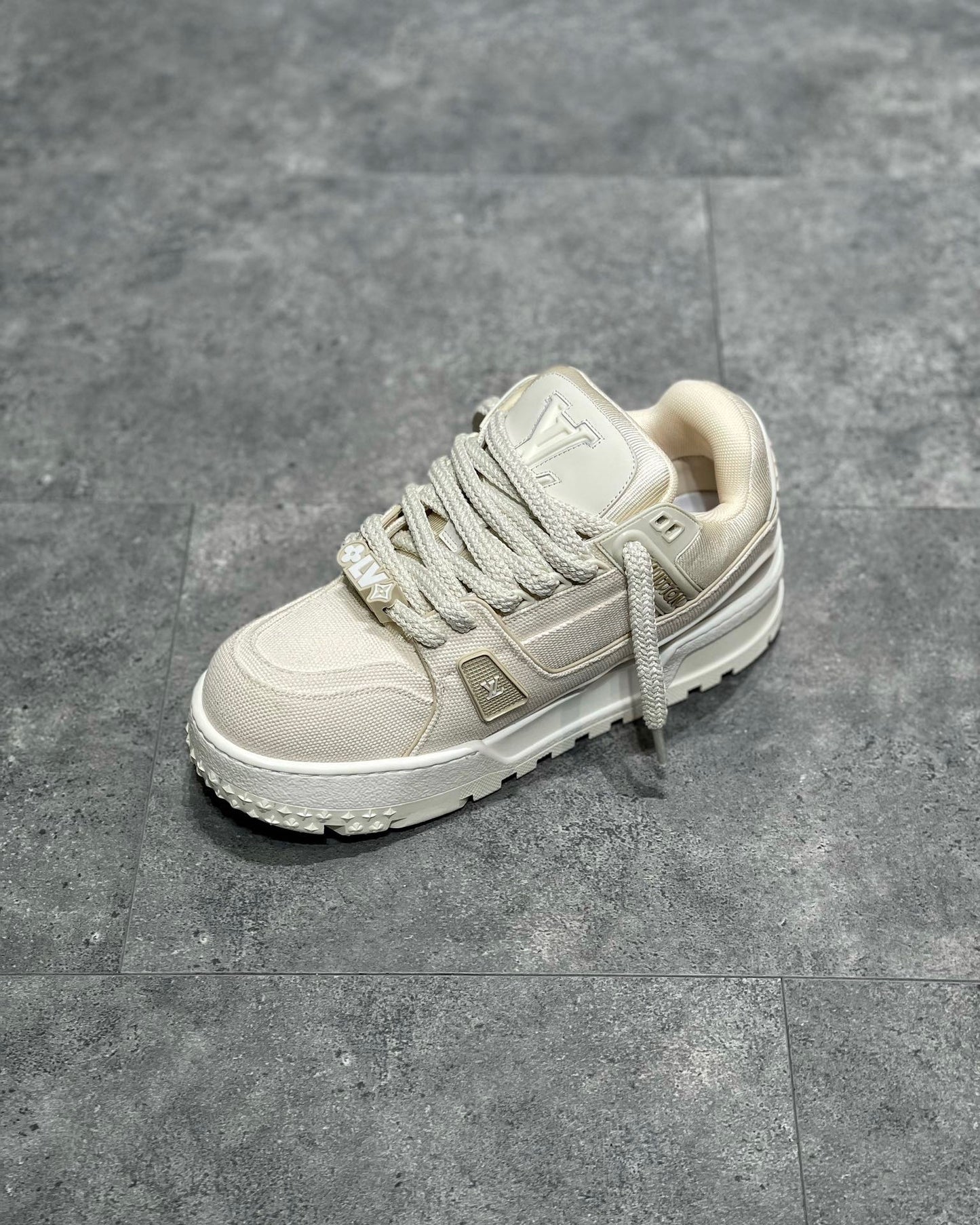 LOU TRAINERS