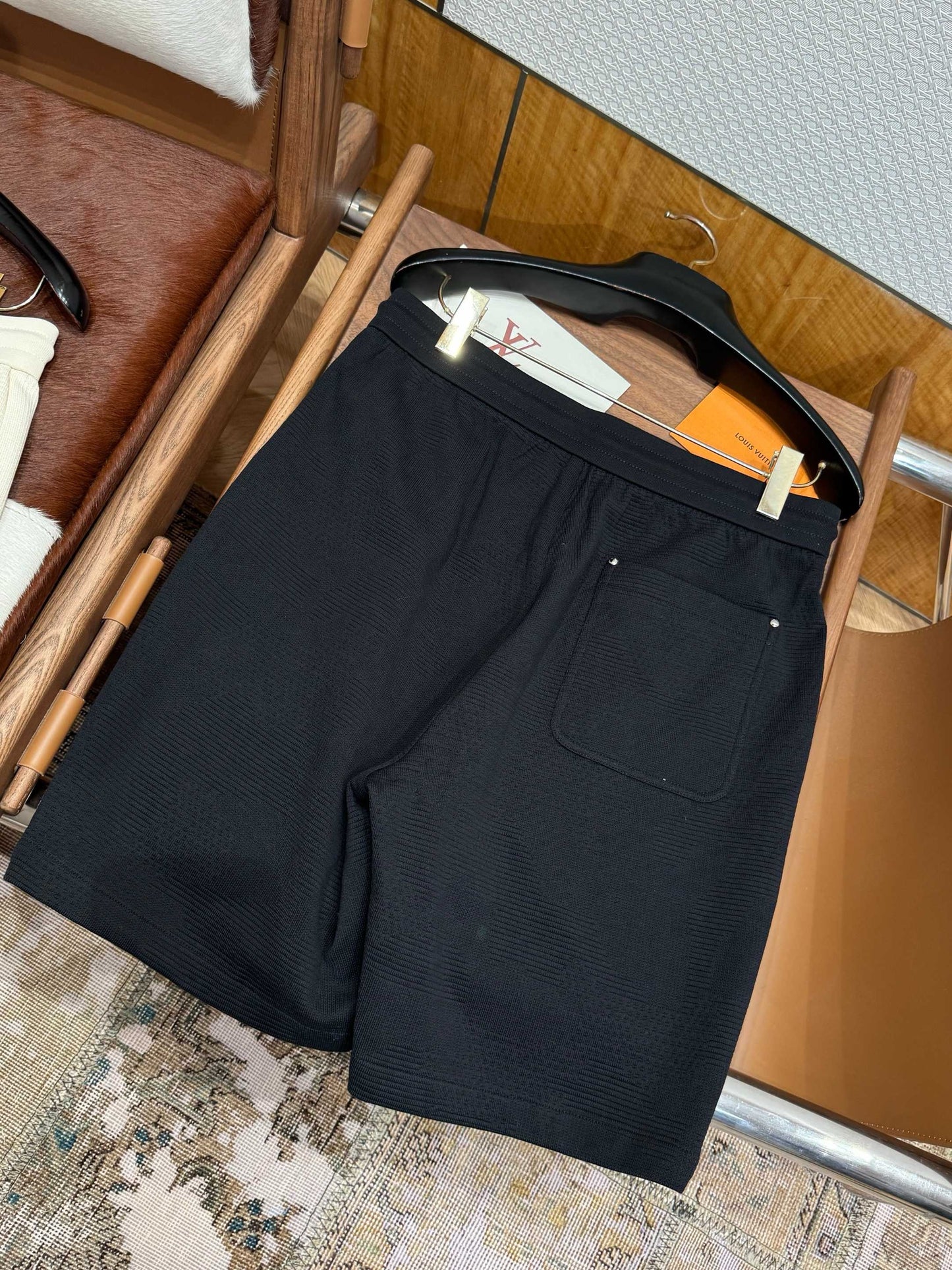 LOU SHORTS