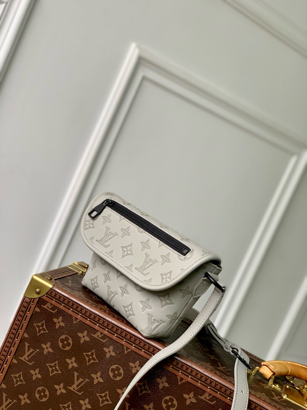 LOU PULSE WEARABLE WALLET