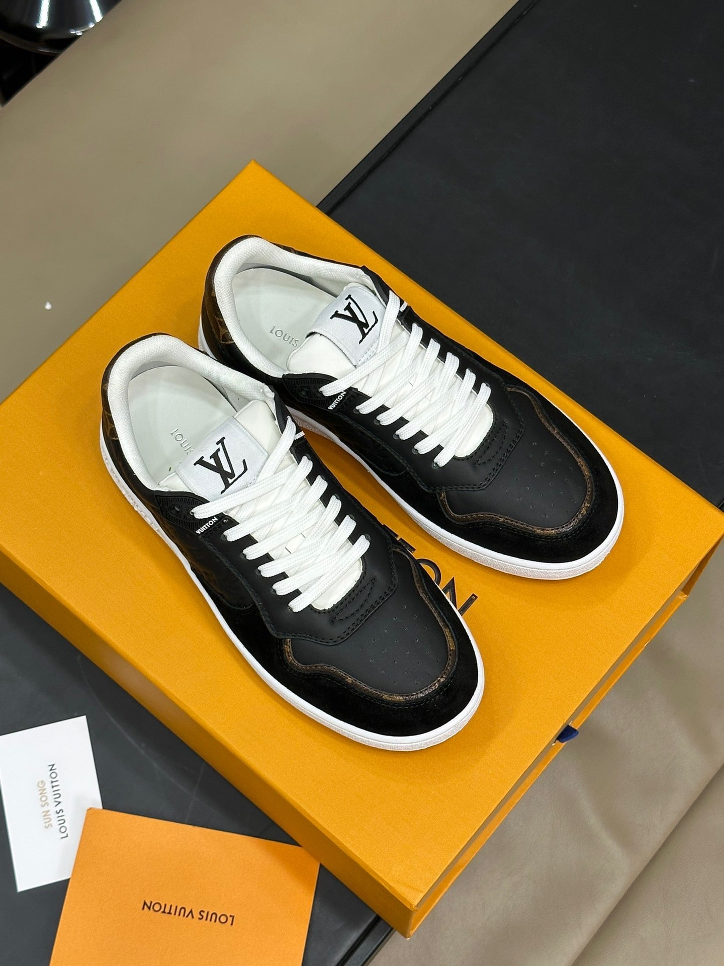 LOU TRAINERS