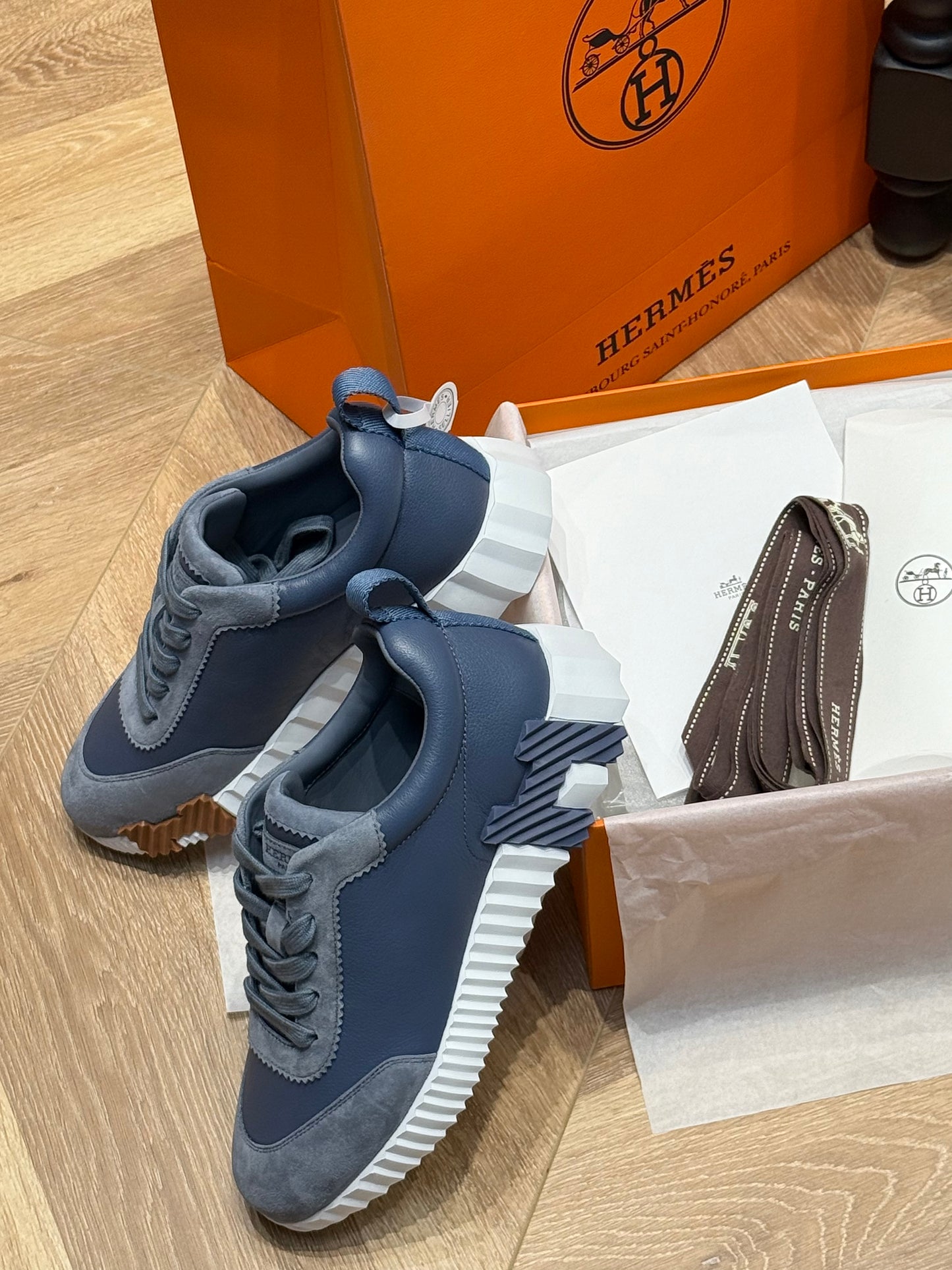 HERM BOUNCING SNEAKER