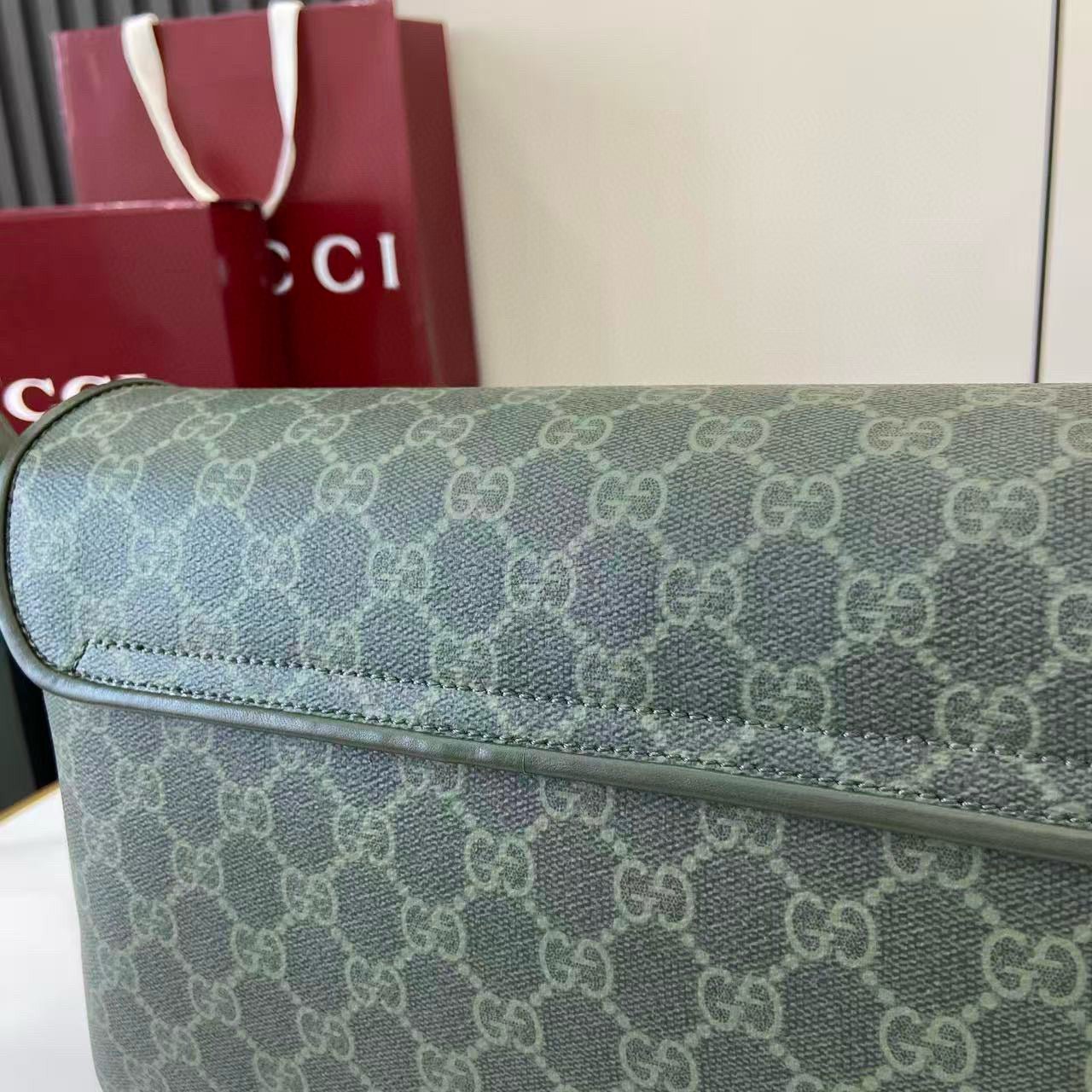 GG MEDIUM CROSSBODY BAG