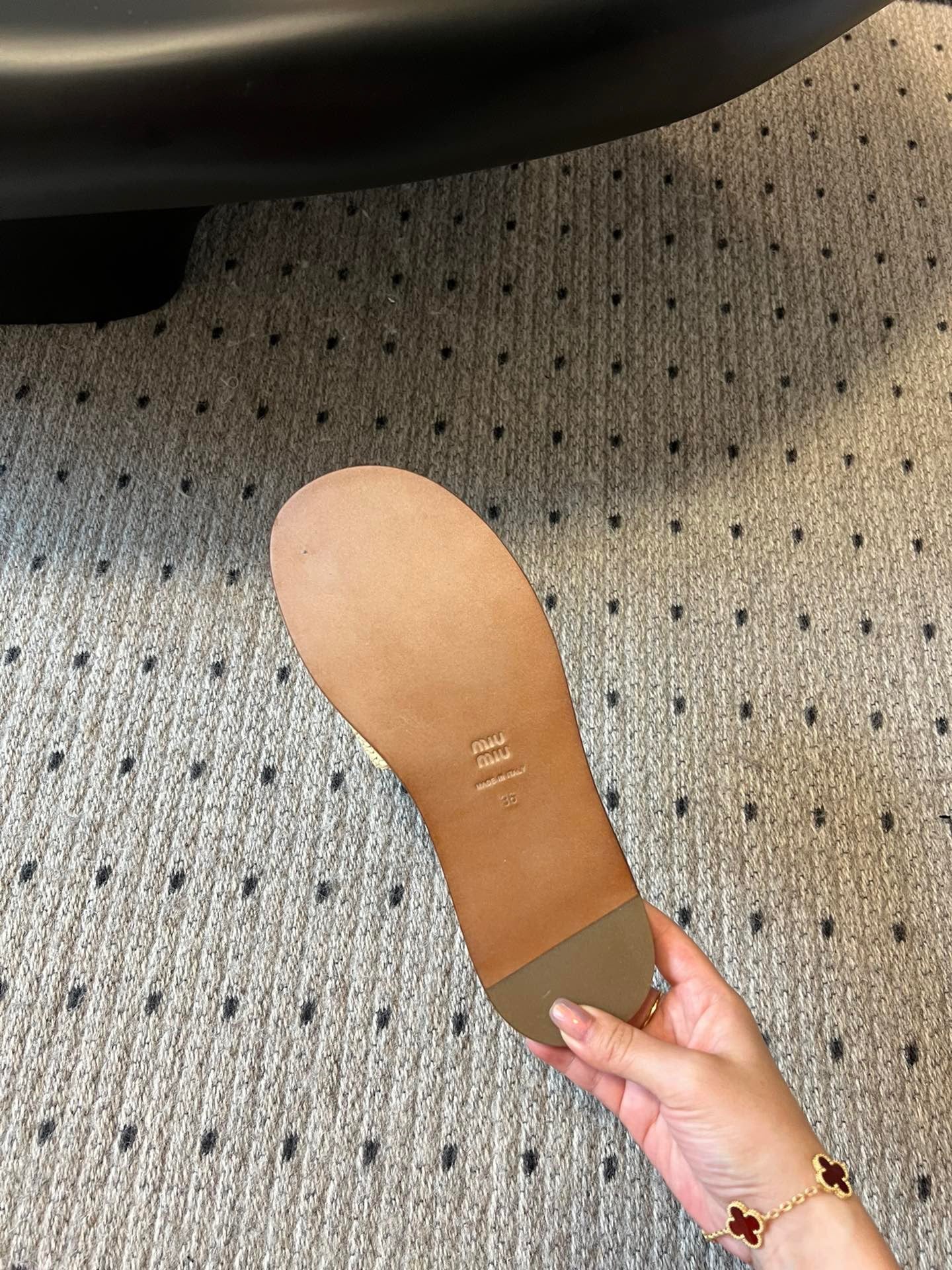 MIU M SLIDES