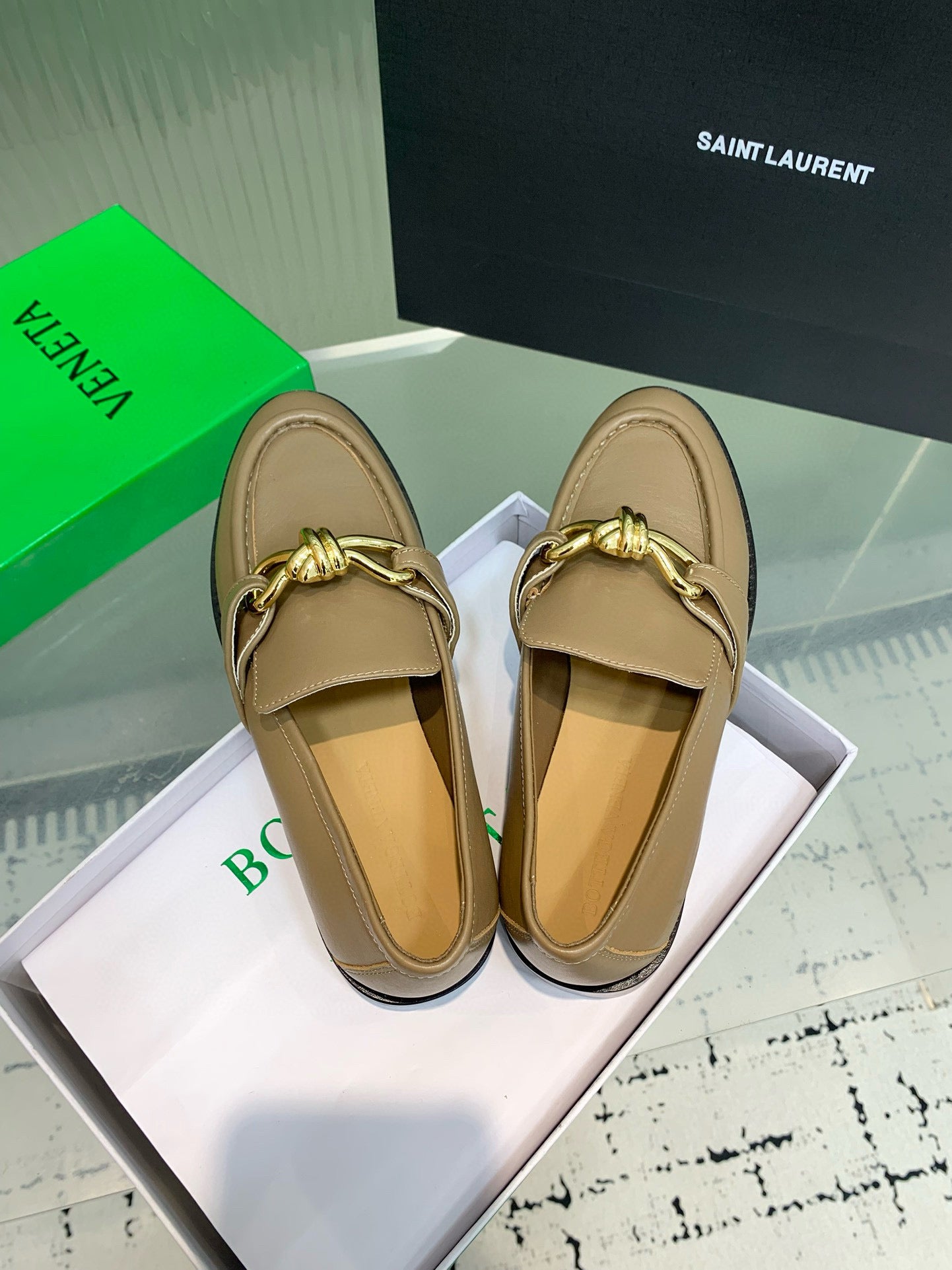 BOTT LOAFERS