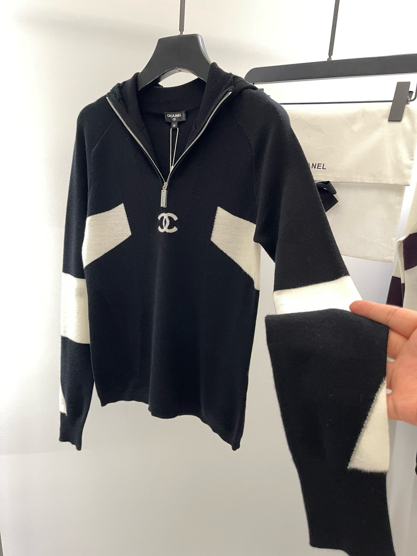 CC KNIT HOODIE