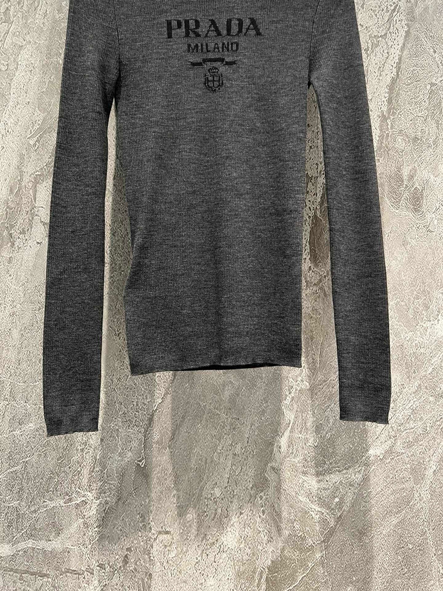 PD KNITTED TOP