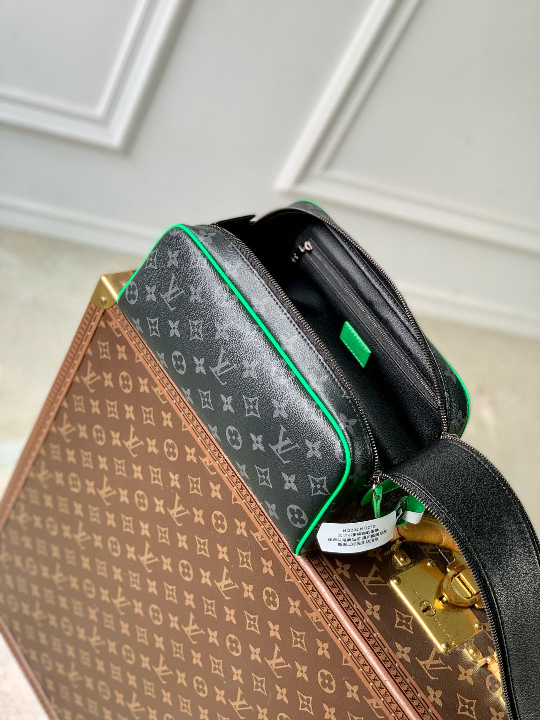 LOU DOPP KIT TOILETRY BAG