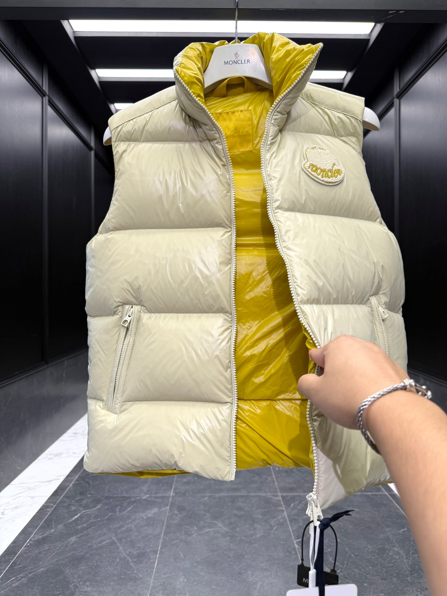 MONC LIPSI VEST