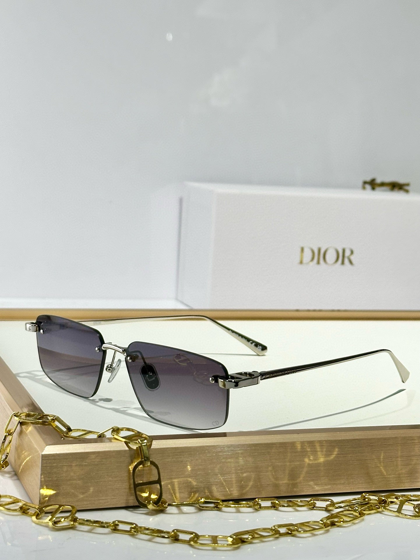 CD SUNGLASSES
