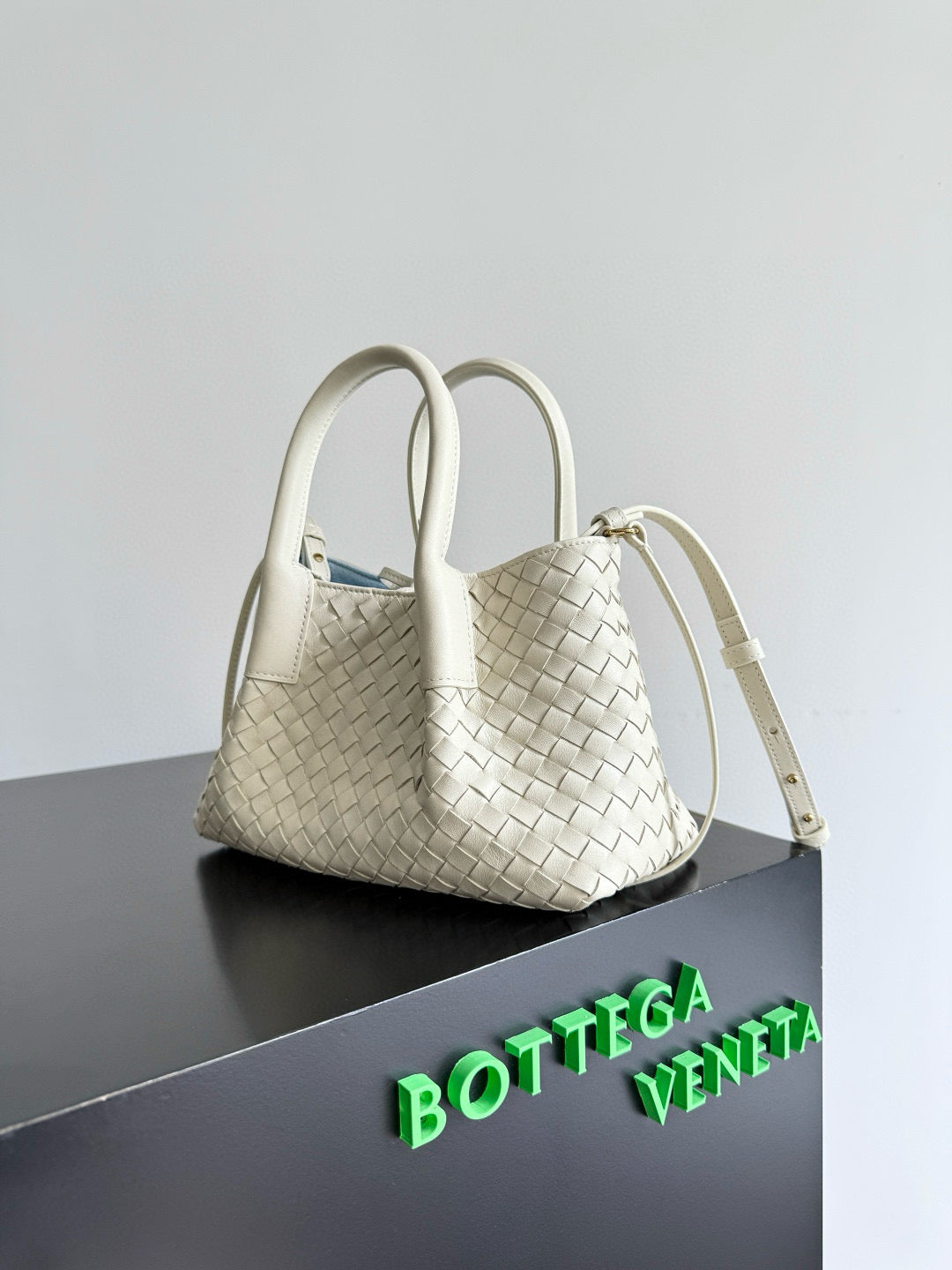 BOTT V SMALL PINACOTECA BAG