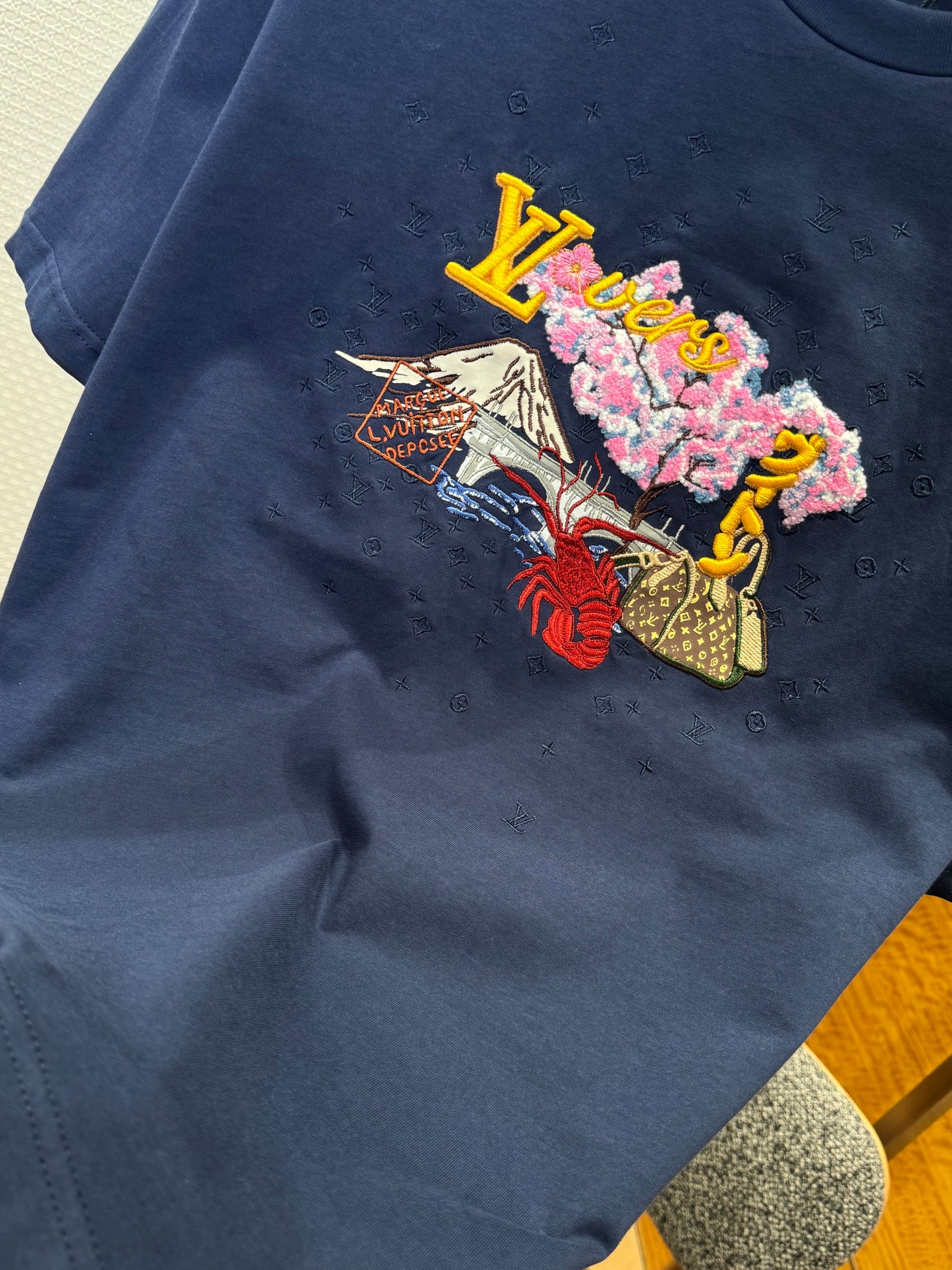 LOU T-SHIRT
