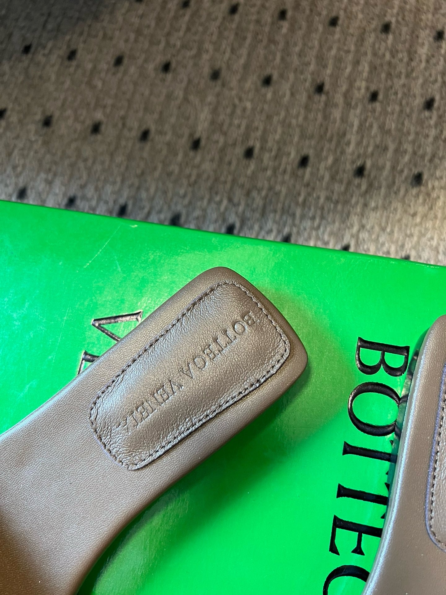 BOTT V SANDALS