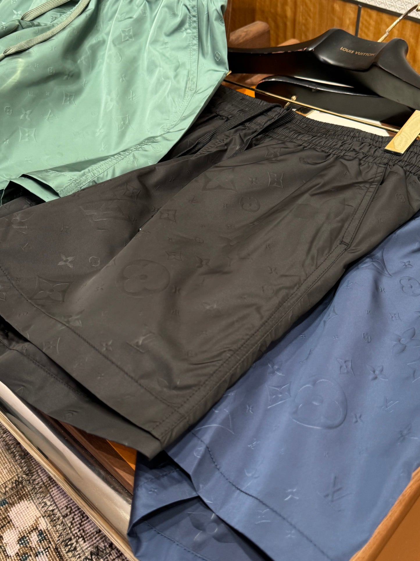 LOU SHORTS