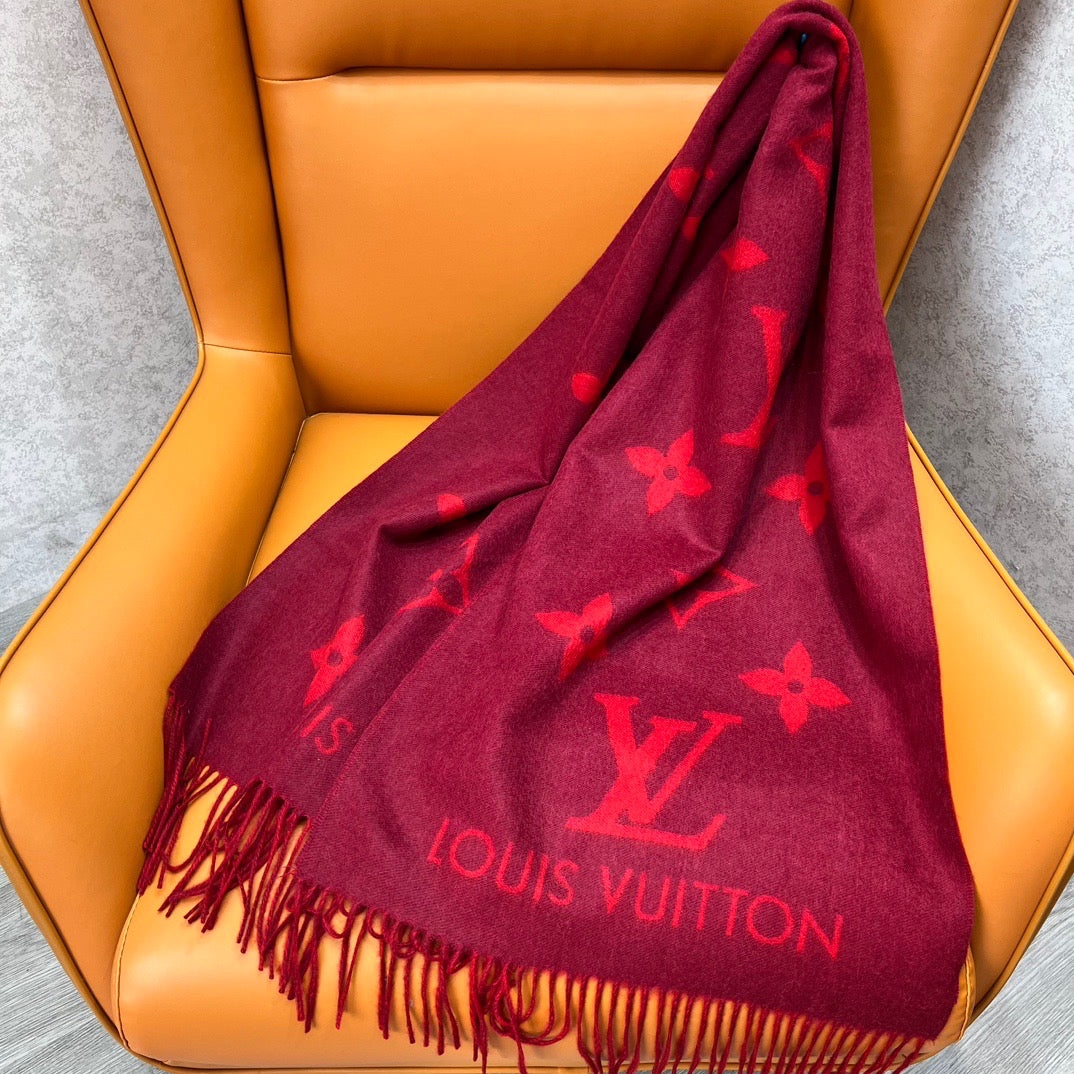 LOU SCARF