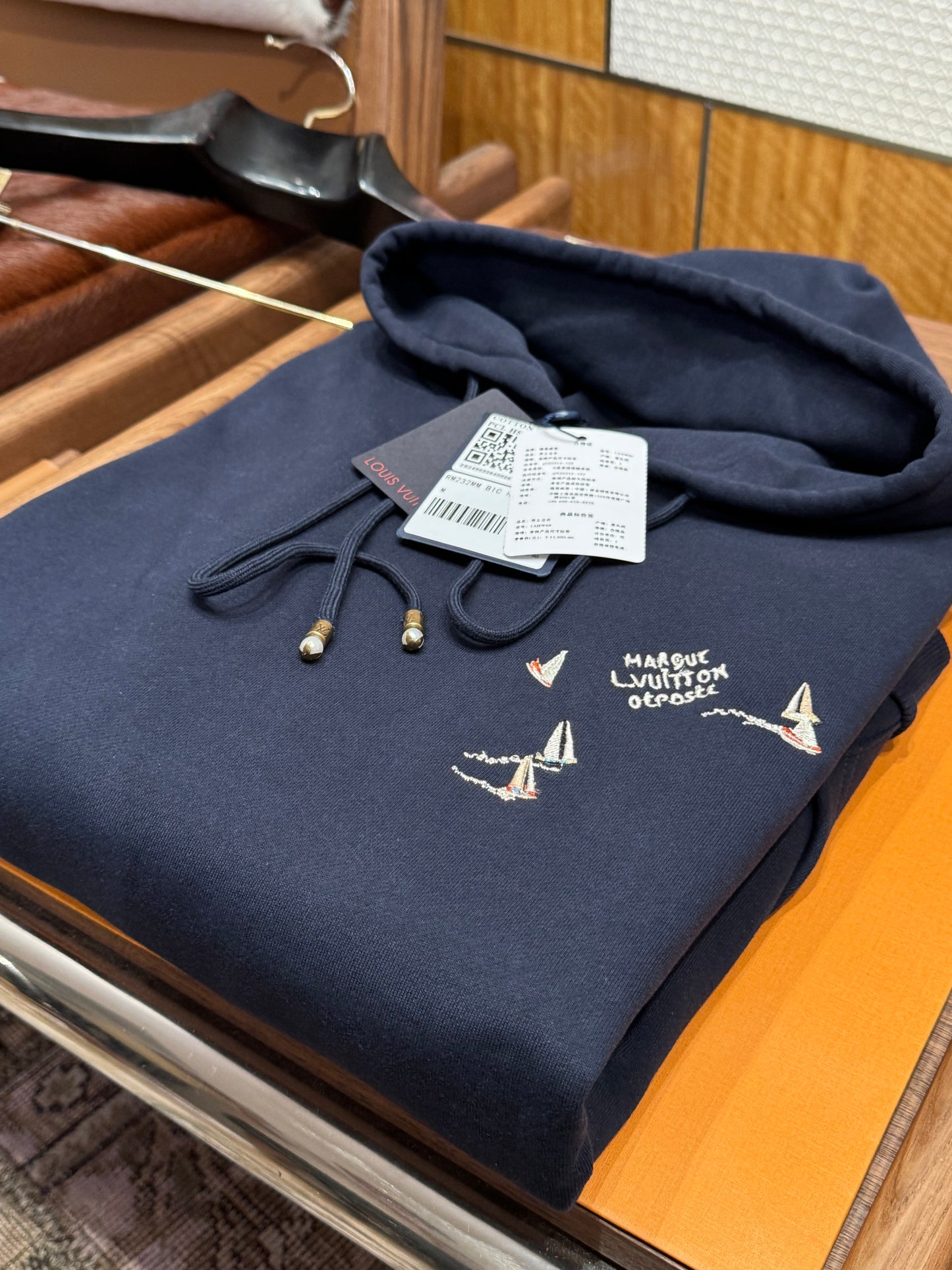 LOU HOODIE