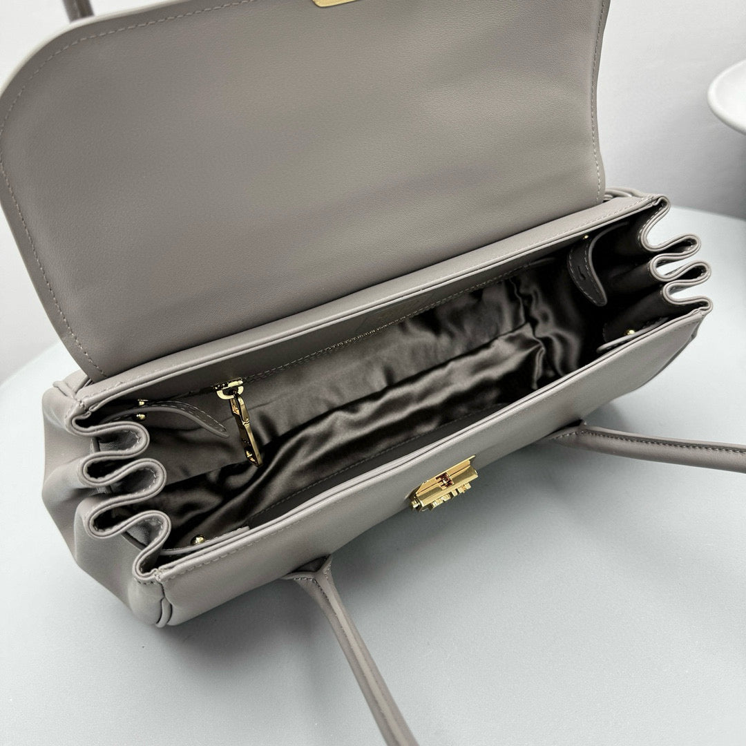MIU M SHOULDER BAG