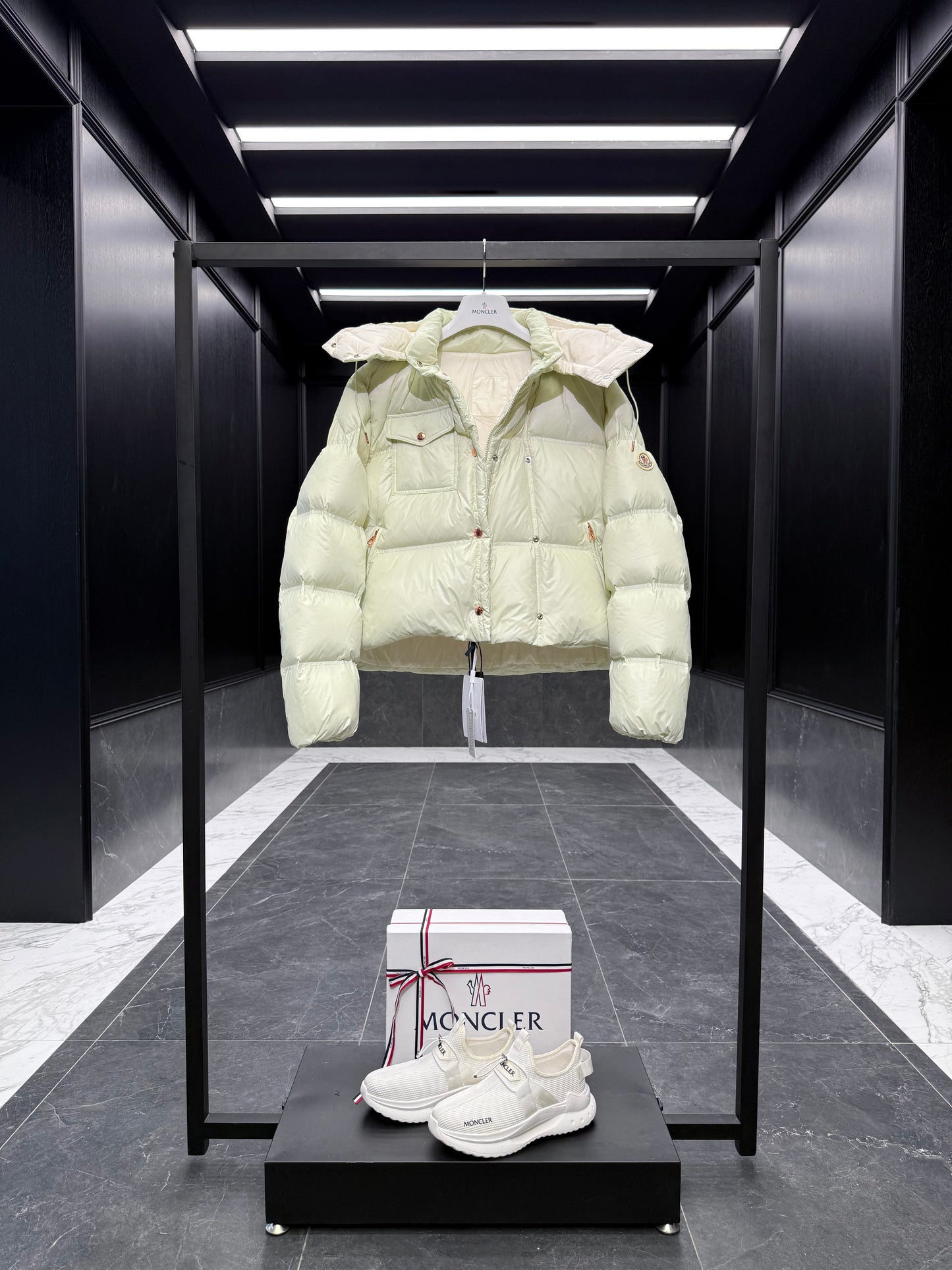 MONC EREA JACKET