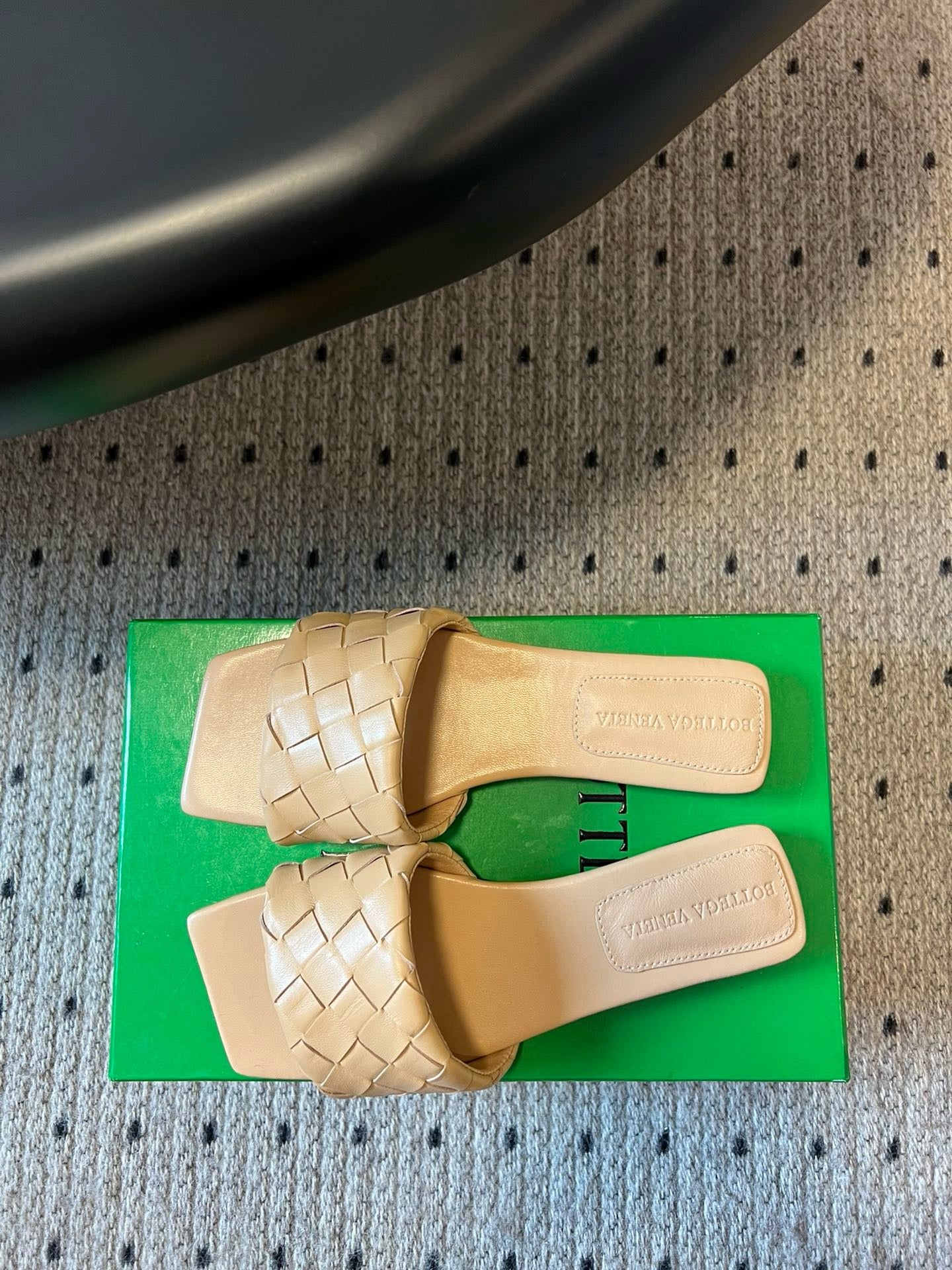 BOTT V SANDALS