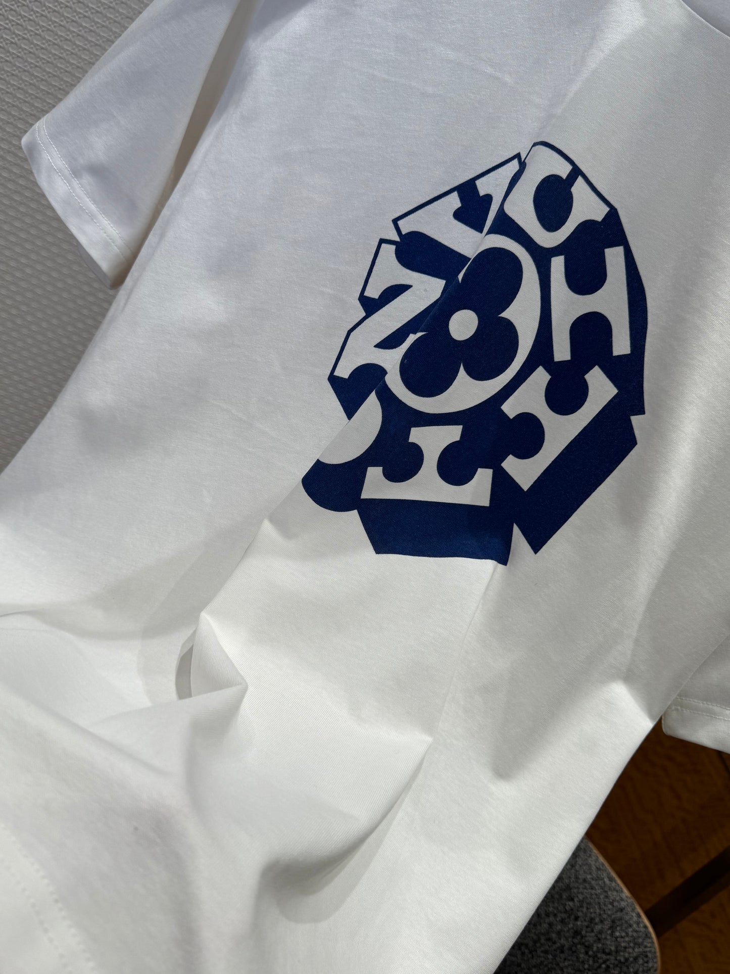 LOU T-SHIRT
