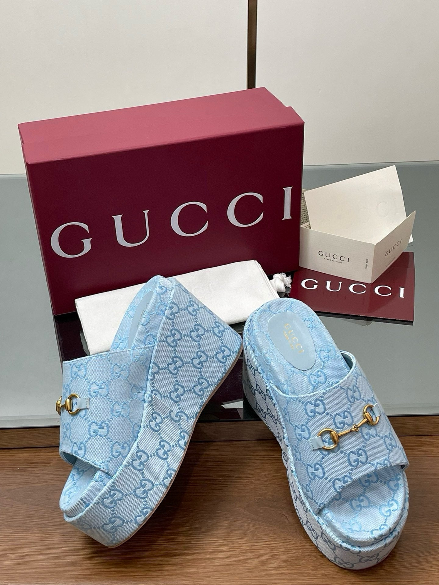 GG WEDGE SANDALS