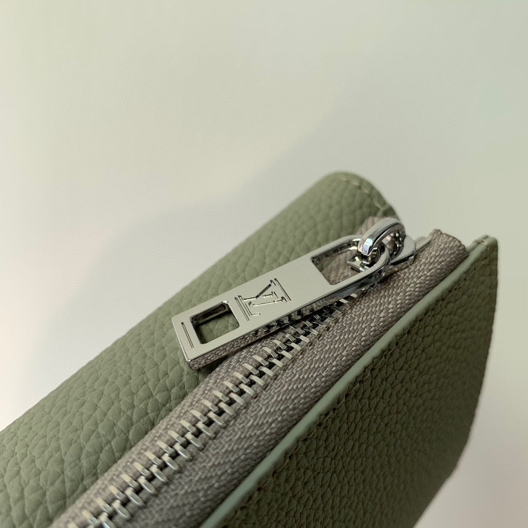 LOU PILOT WALLET