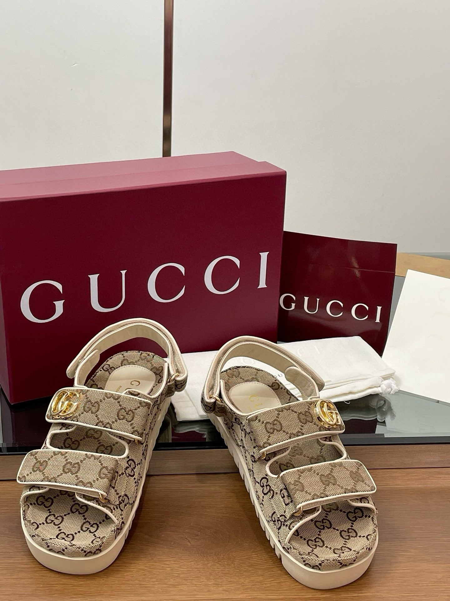 GG SANDALS