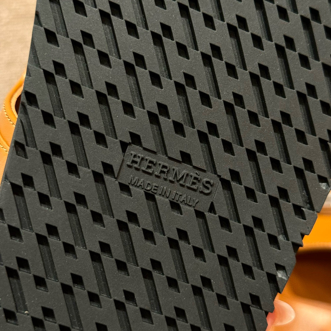 HERM EMPIRE SANDALS