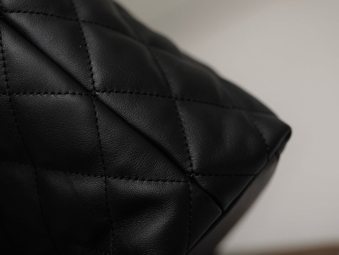 CC 23B HOBO BAG