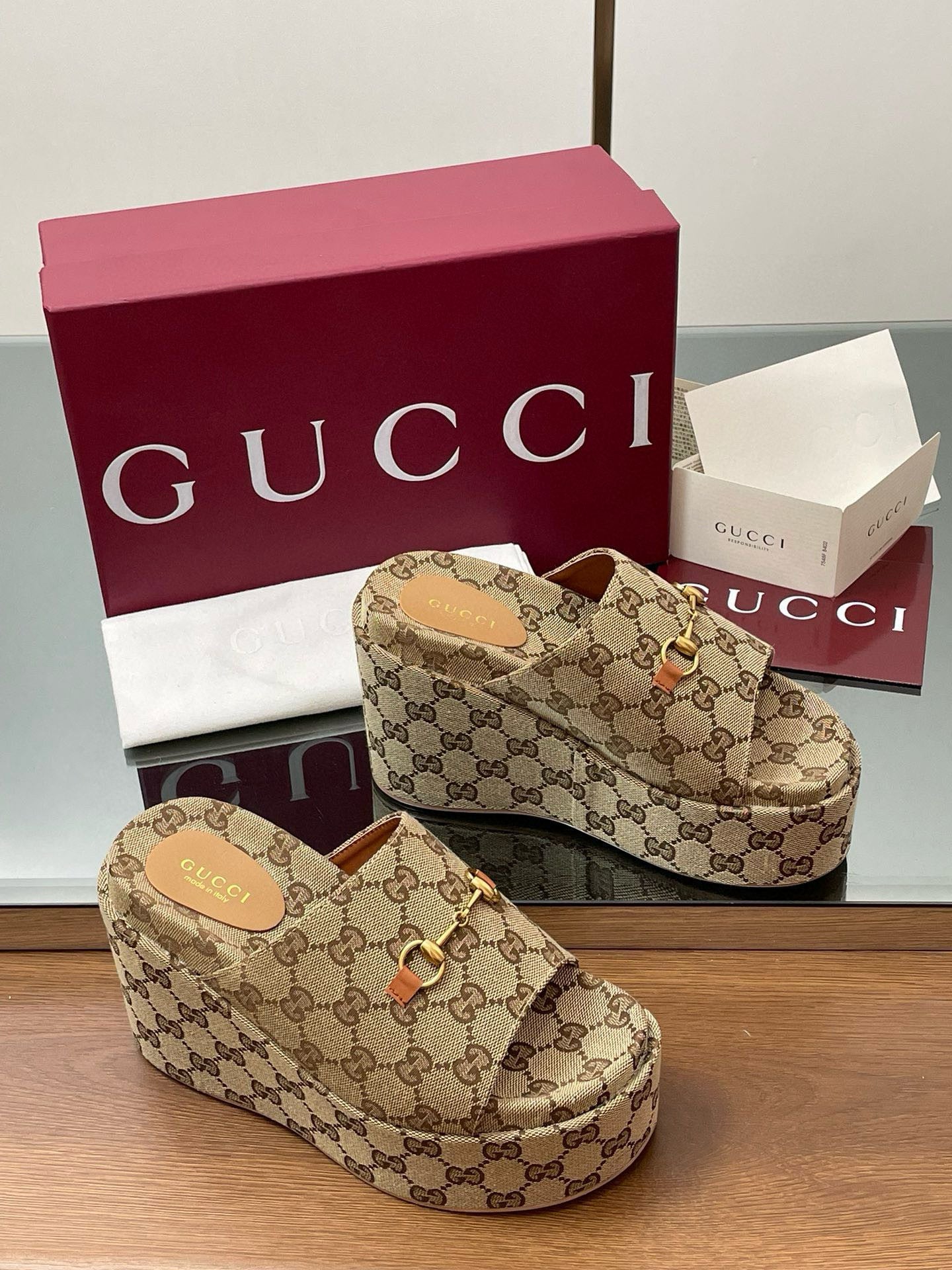 GG WEDGE SANDALS