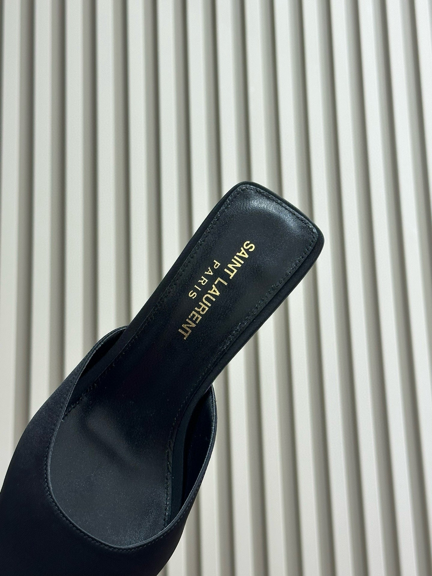 SL HEELS