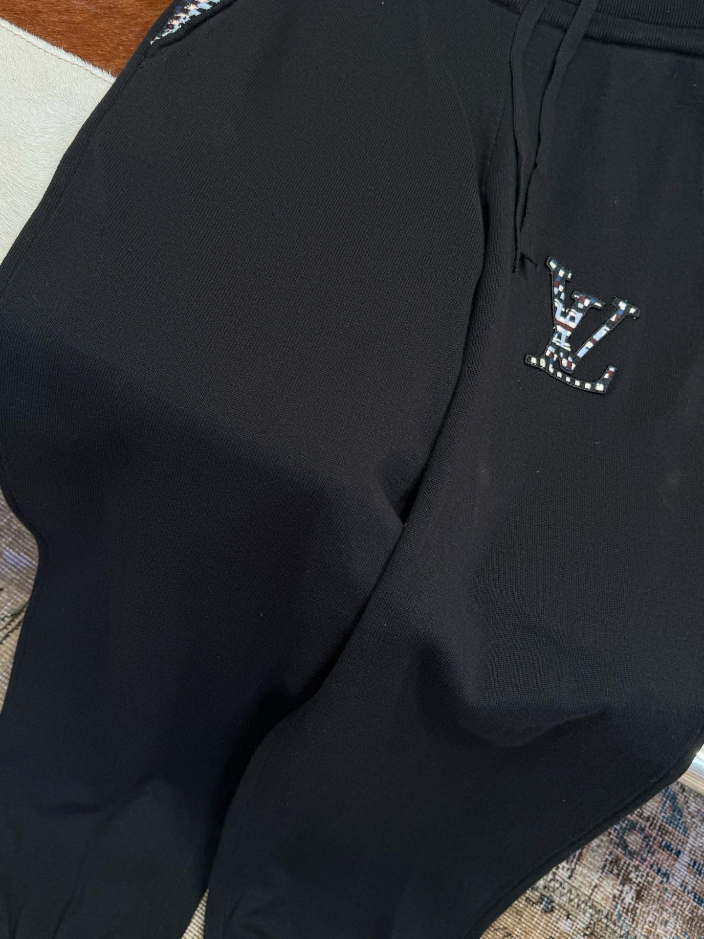 LOU JOGGERS
