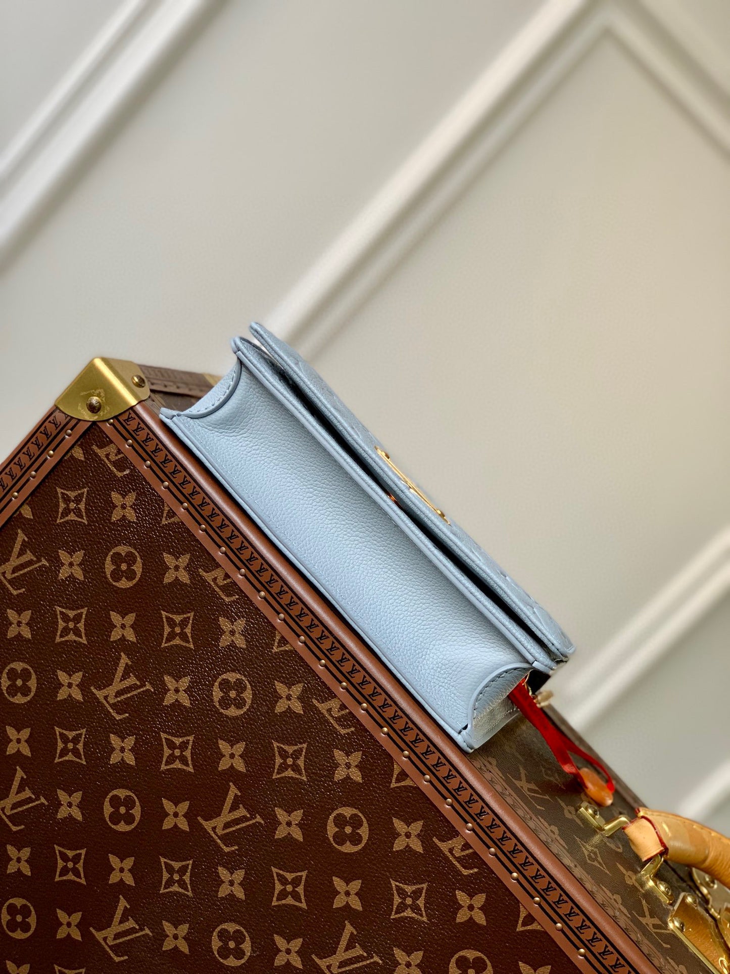LOU LILY WALLET ON CHAIN