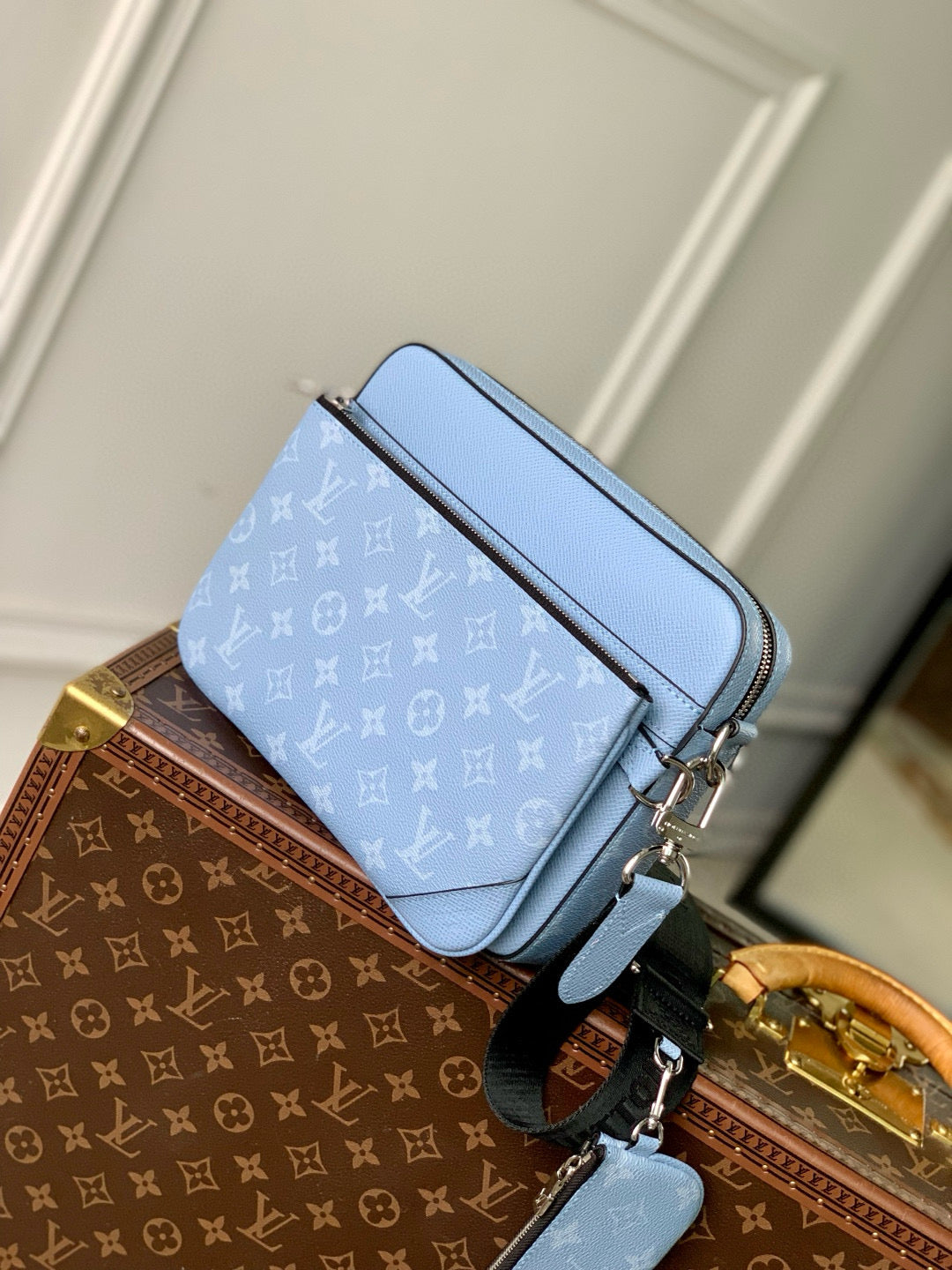 LOU TRIO MESSENGER BAG